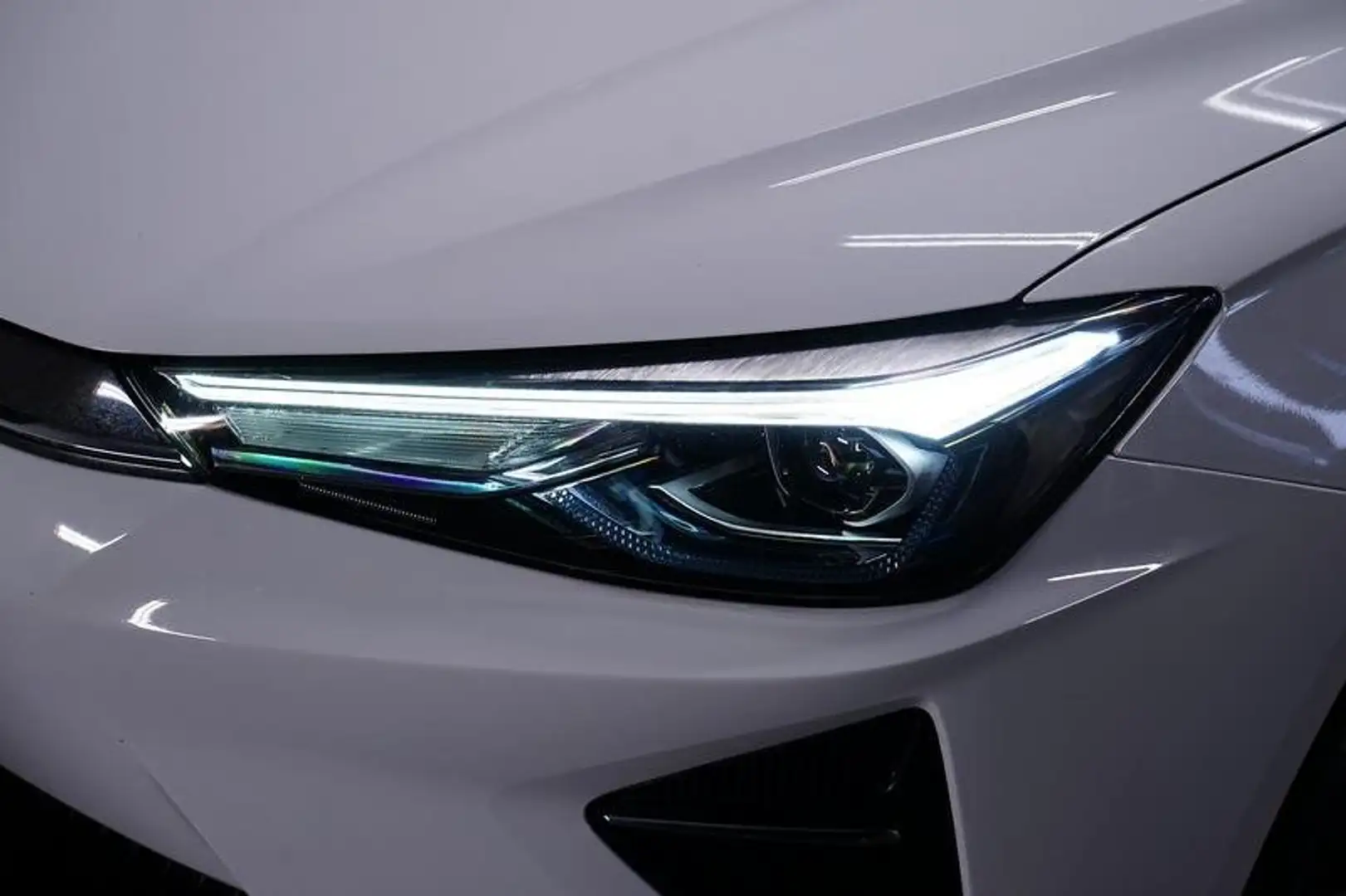 MG MG5 Kamera/ACC/AUT/KeyLess/LED/Navi/RFK/SHZ/PDC White - 2