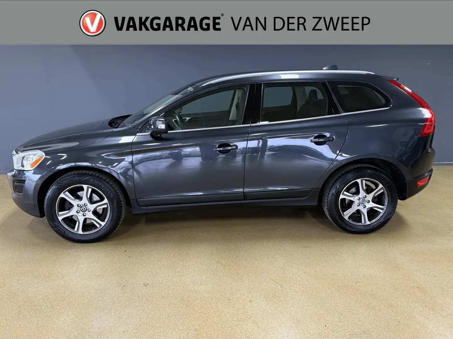 Volvo XC60 2.0 D3 Summum | Memory Seats | Adapt. Cruise Zwart - 2