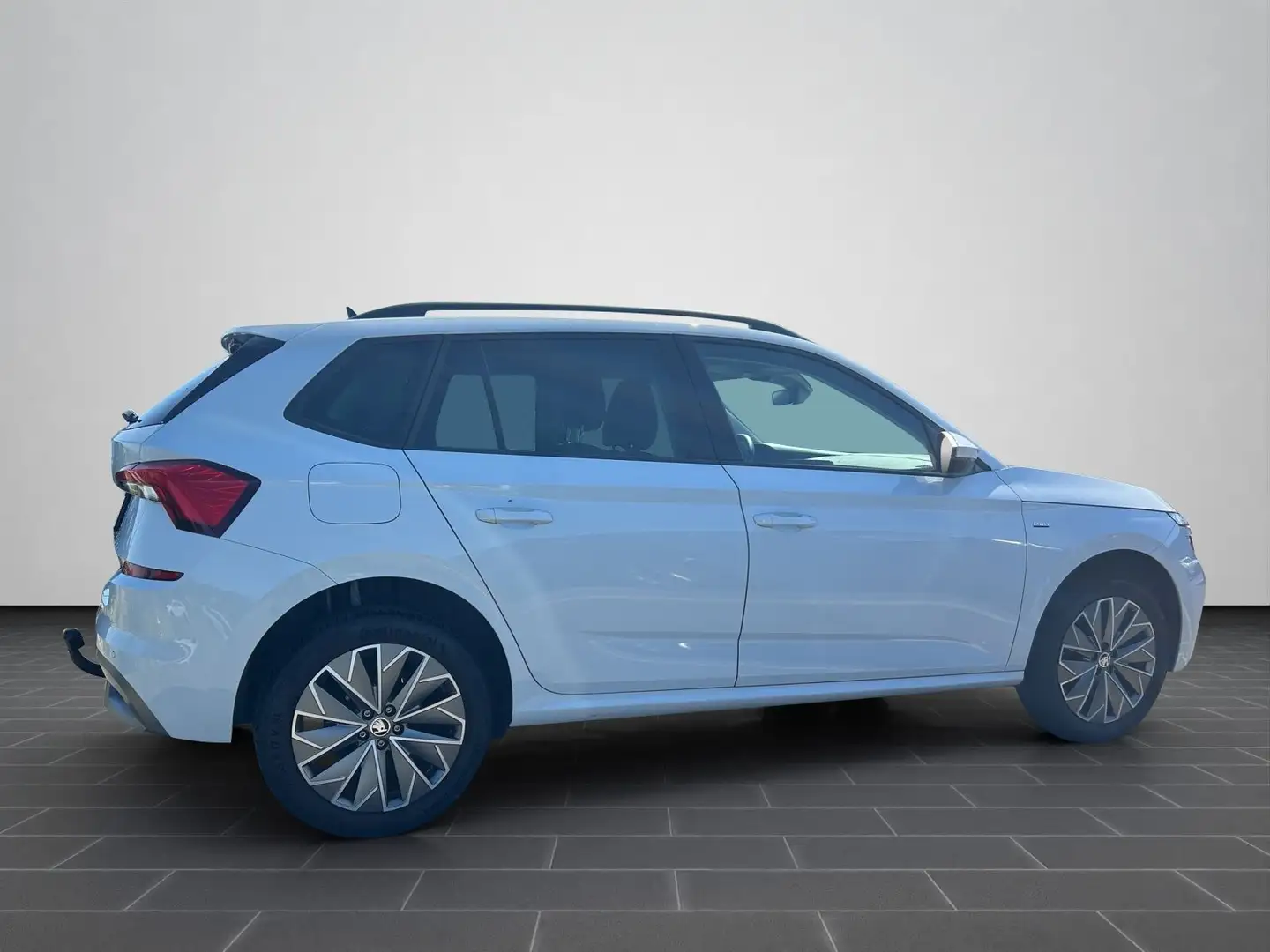 Skoda Kamiq 1.0 TSI Clever AHK CARPLAY NAVI PDC RFK SH Weiß - 2
