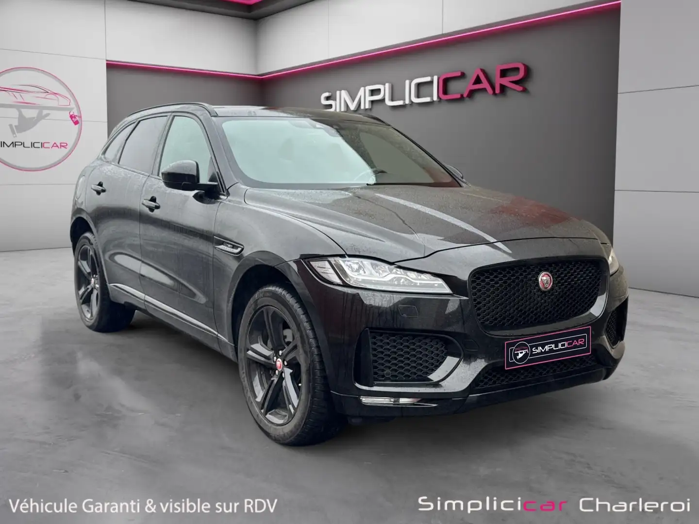 Jaguar F-Pace GARANTIE 12 MOIS* 2.0 D AWD Chequered Flag Noir - 1