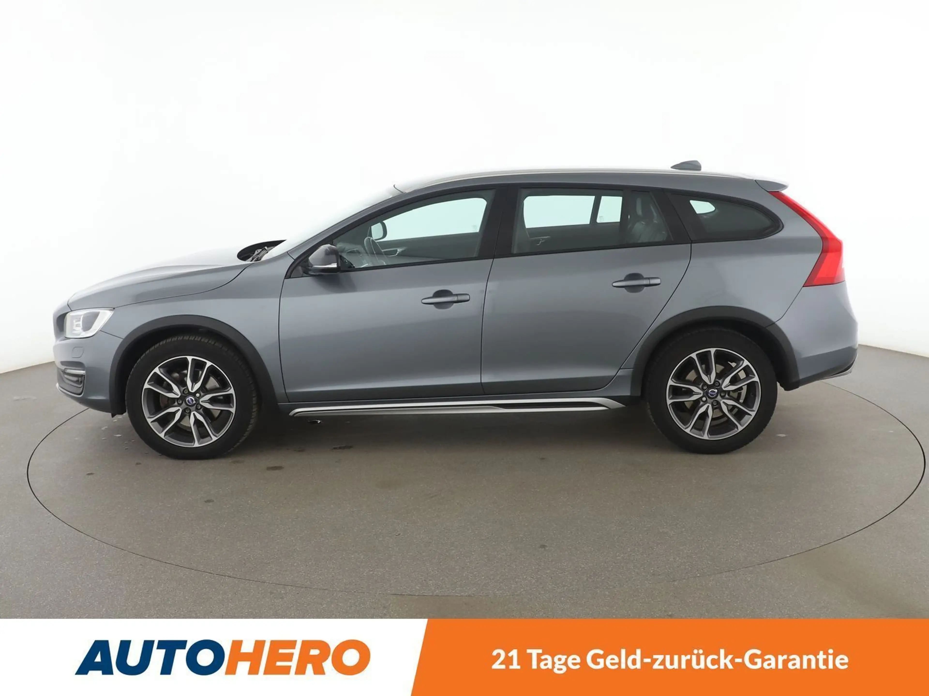 Volvo V60 Cross Country 2.4 D4 Summum AWD Aut.*NAVI*ACC*PDC*SHZ* — photo 3