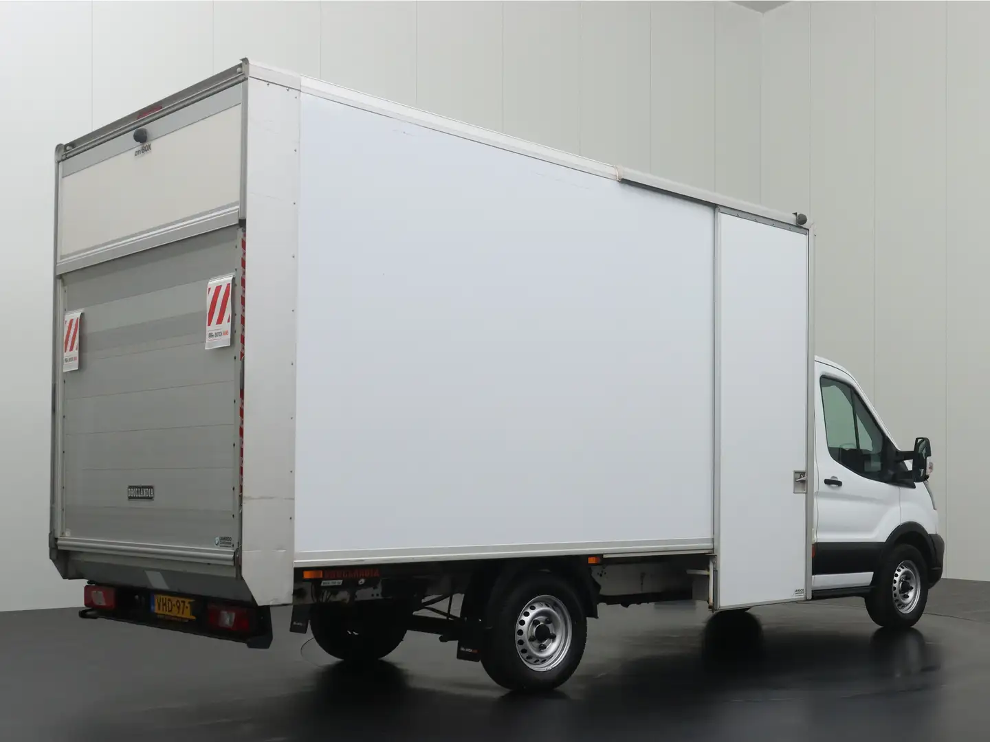 Ford Transit 2.0TDCI 130PK Bakwagen+Laadklep | Airco | Cruise | Blanc - 2