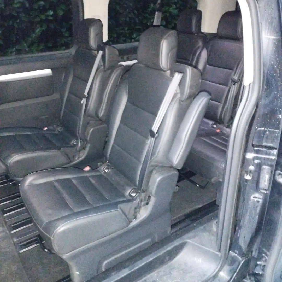 Peugeot Traveller - 1