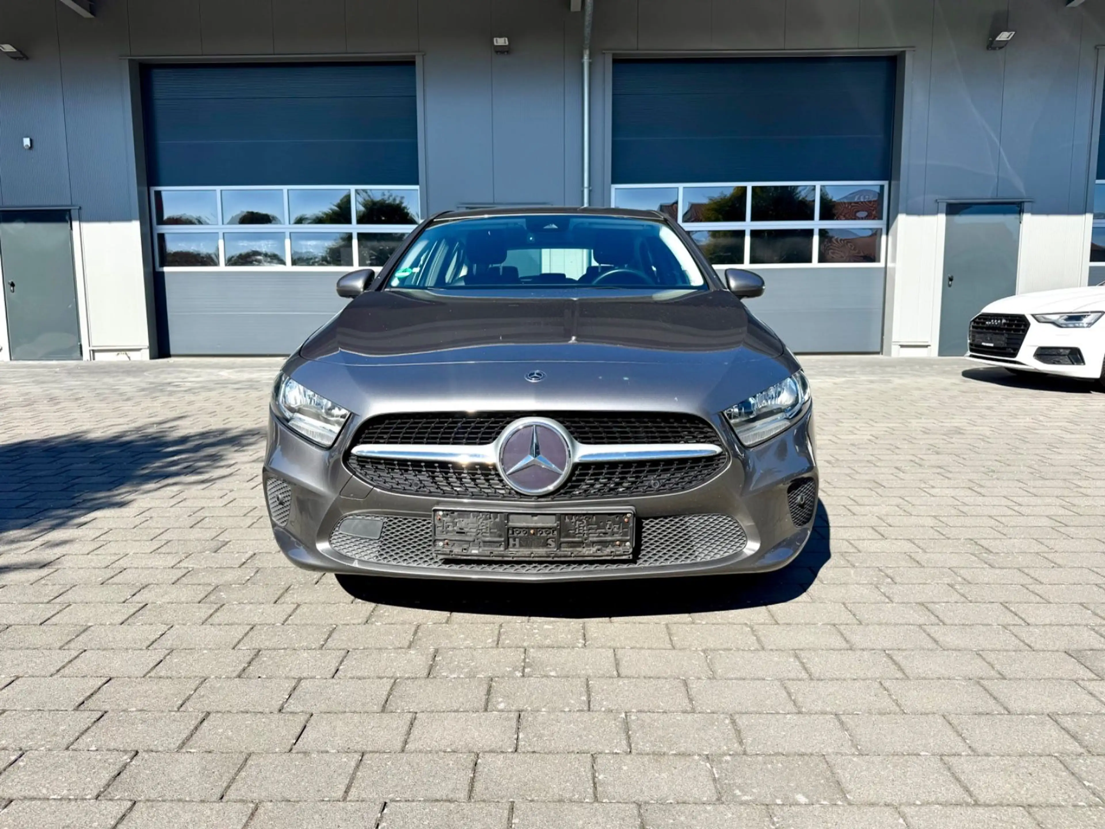 Mercedes-Benz A 200 Progressive Navi/Kamera/19" — photo 7