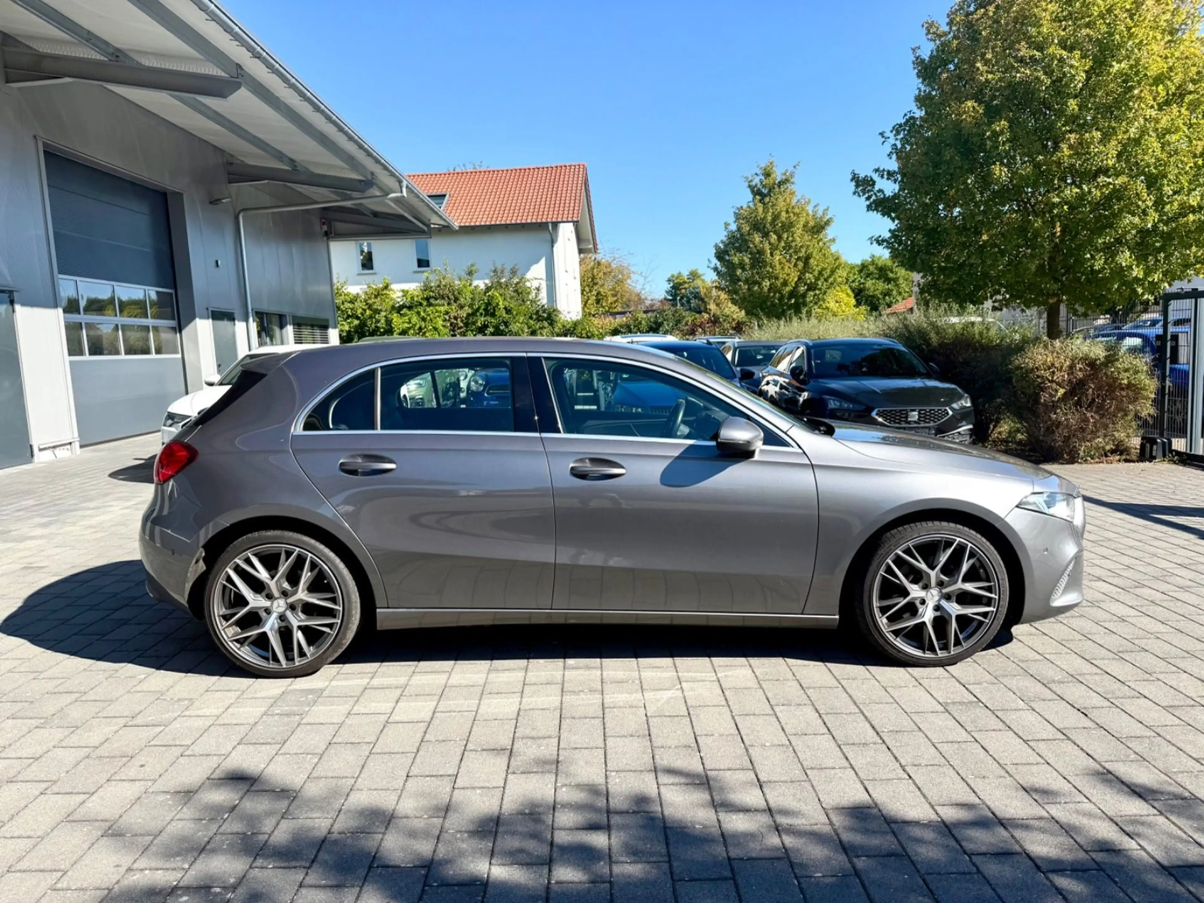 Mercedes-Benz A 200 Progressive Navi/Kamera/19" — photo 4