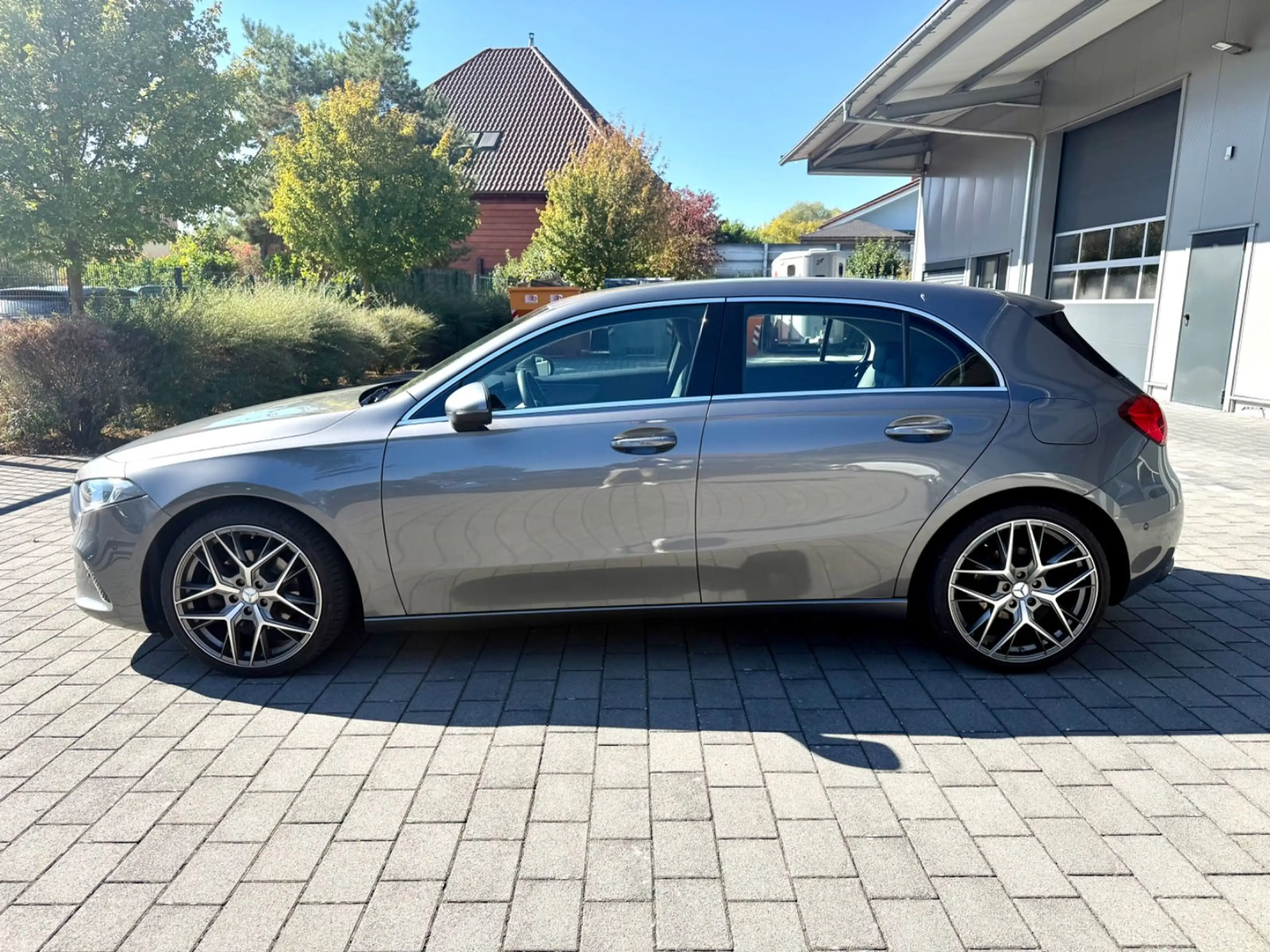 Mercedes-Benz A 200 Progressive Navi/Kamera/19" — photo 3