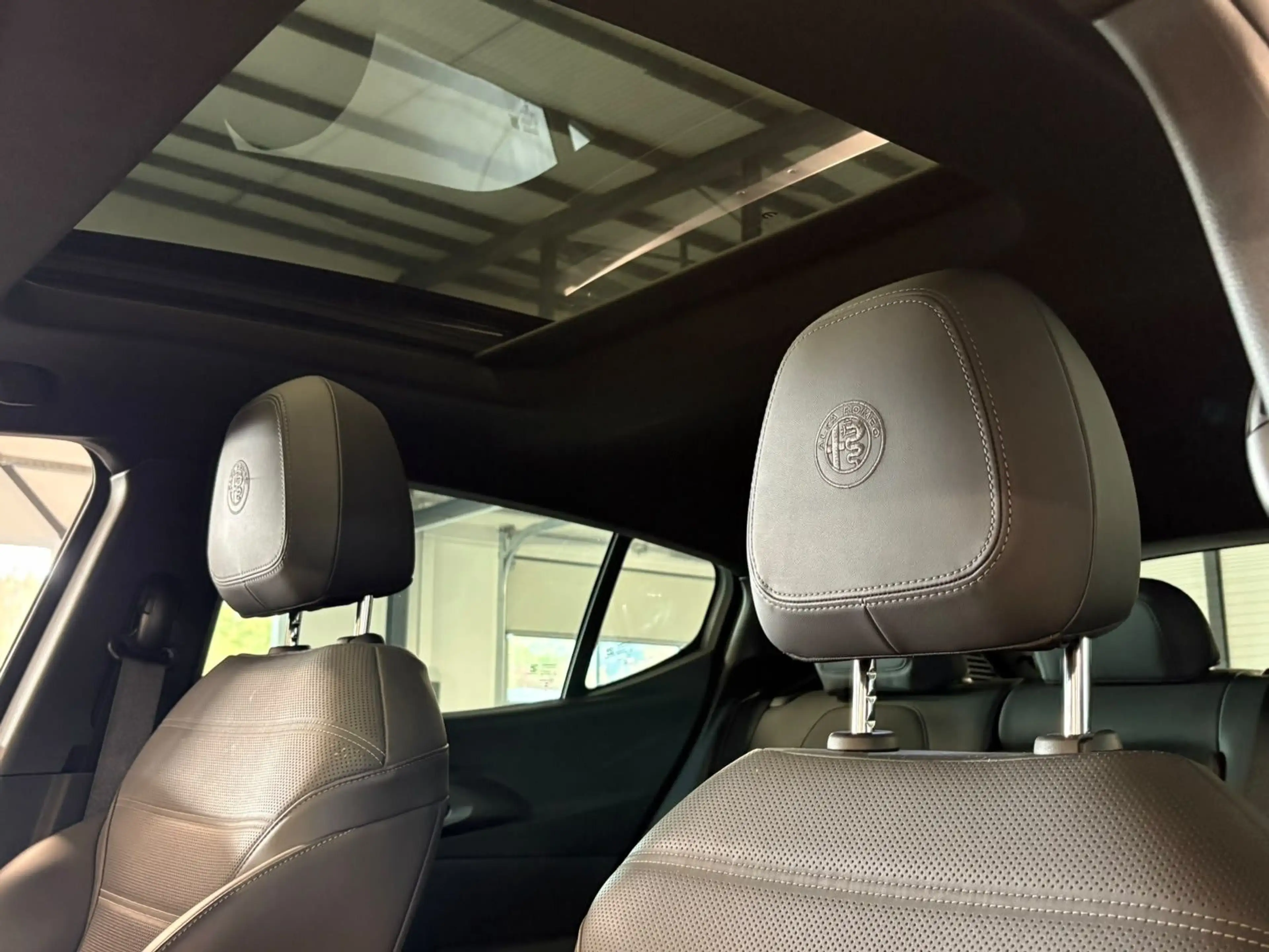 Alfa Romeo Tonale Veloce MATRIX+PANO+NAV+ACC+WINTER+KAM+19" — photo 8