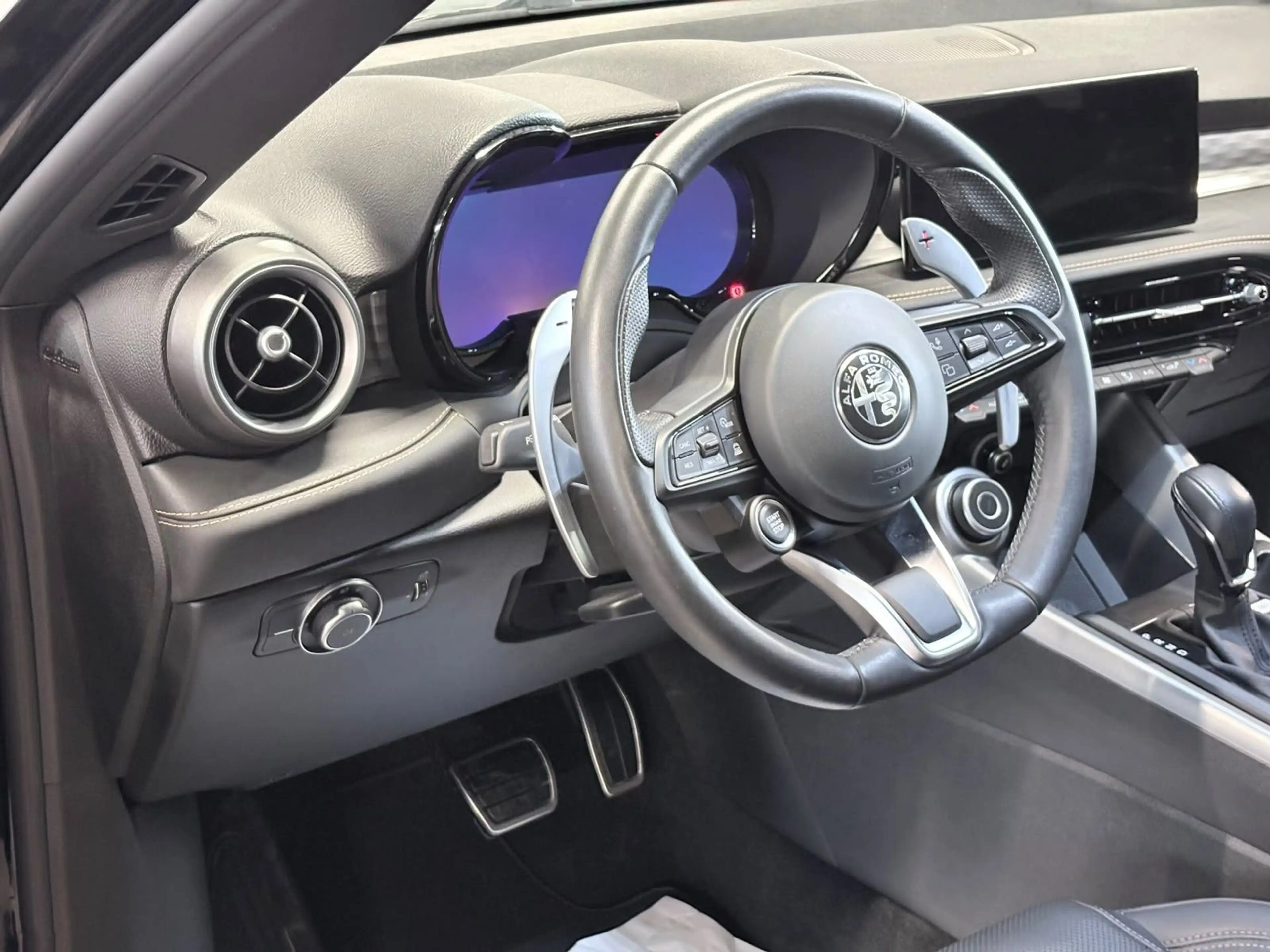 Alfa Romeo Tonale Veloce MATRIX+PANO+NAV+ACC+WINTER+KAM+19" — photo 9