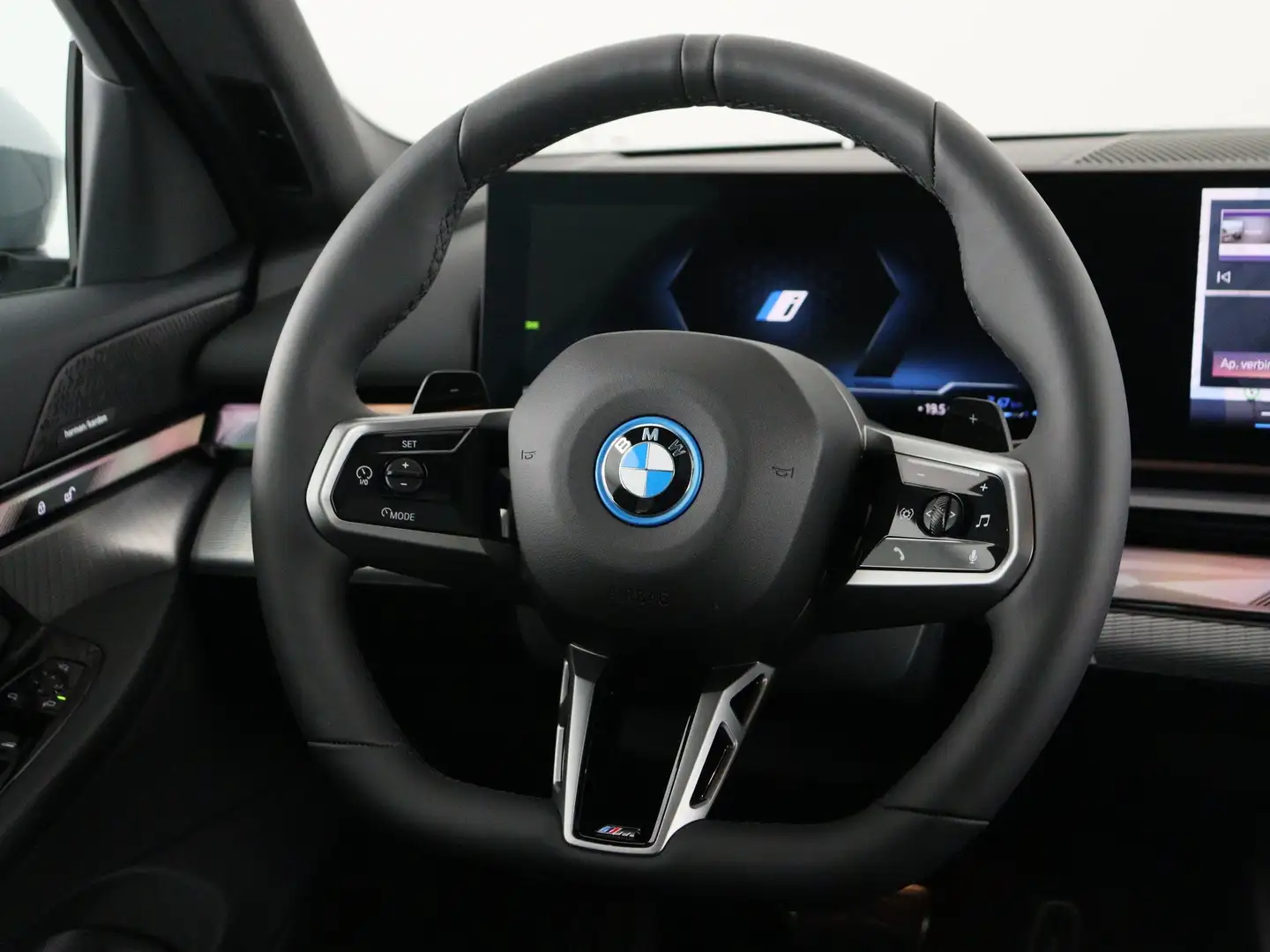 BMW 530 5 Serie Touring 530e M Sport Edition Grijs - 2