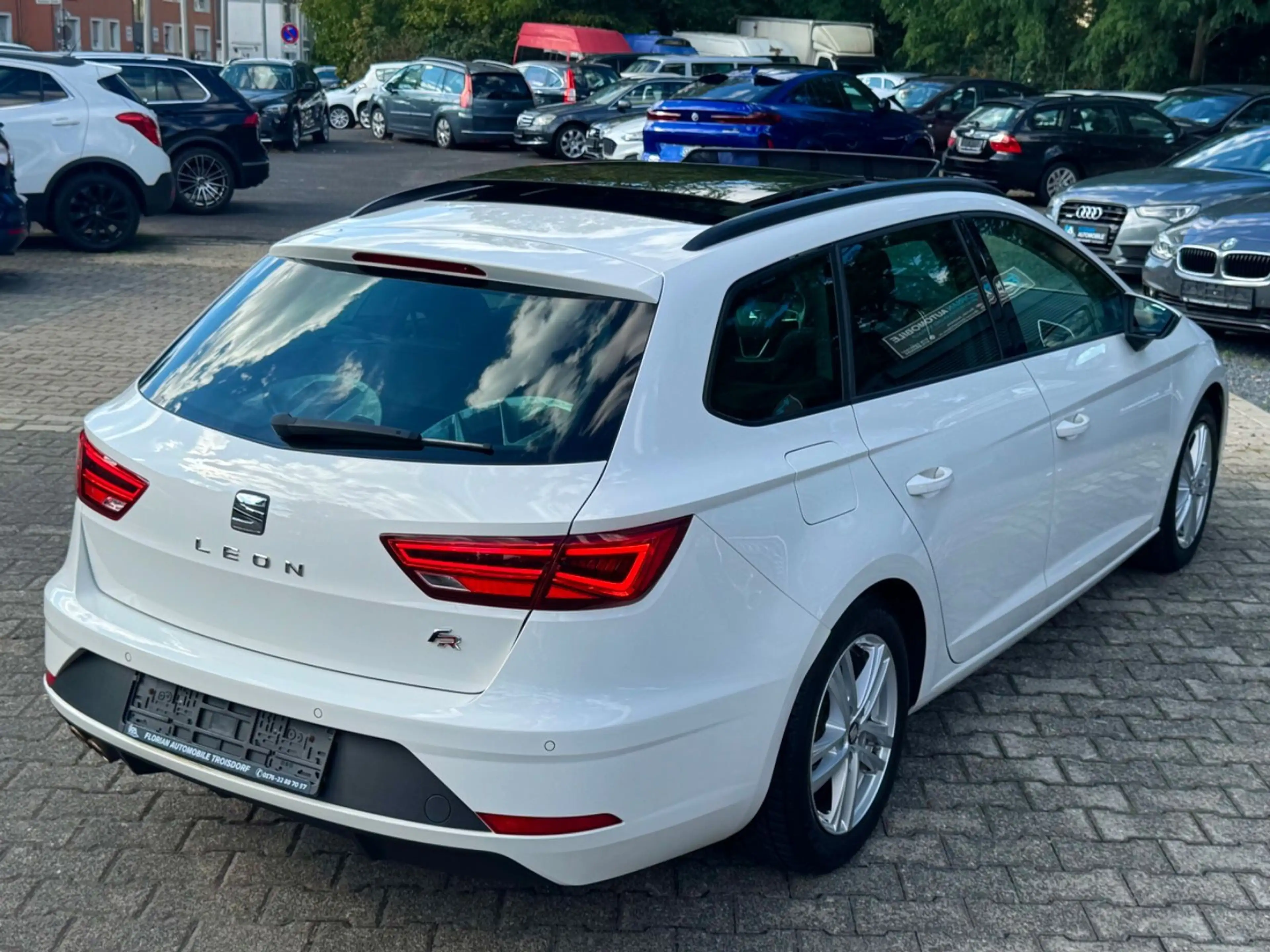 SEAT Leon ST FR Line 2.0 TDI Automatik*Leder*Panorama — photo 11