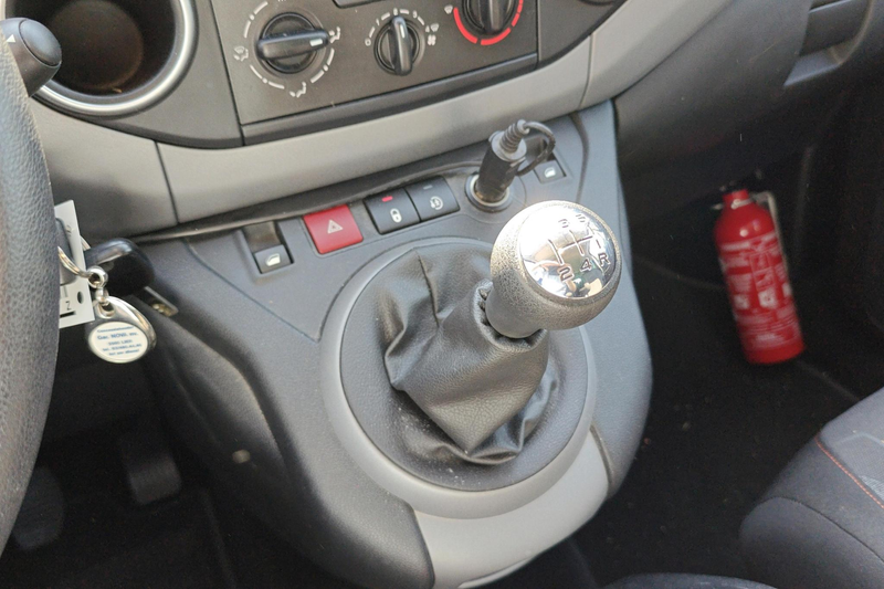 Peugeot Partner Tepee 1.2 PureTech 81kW S/S Tepee Style — photo 15