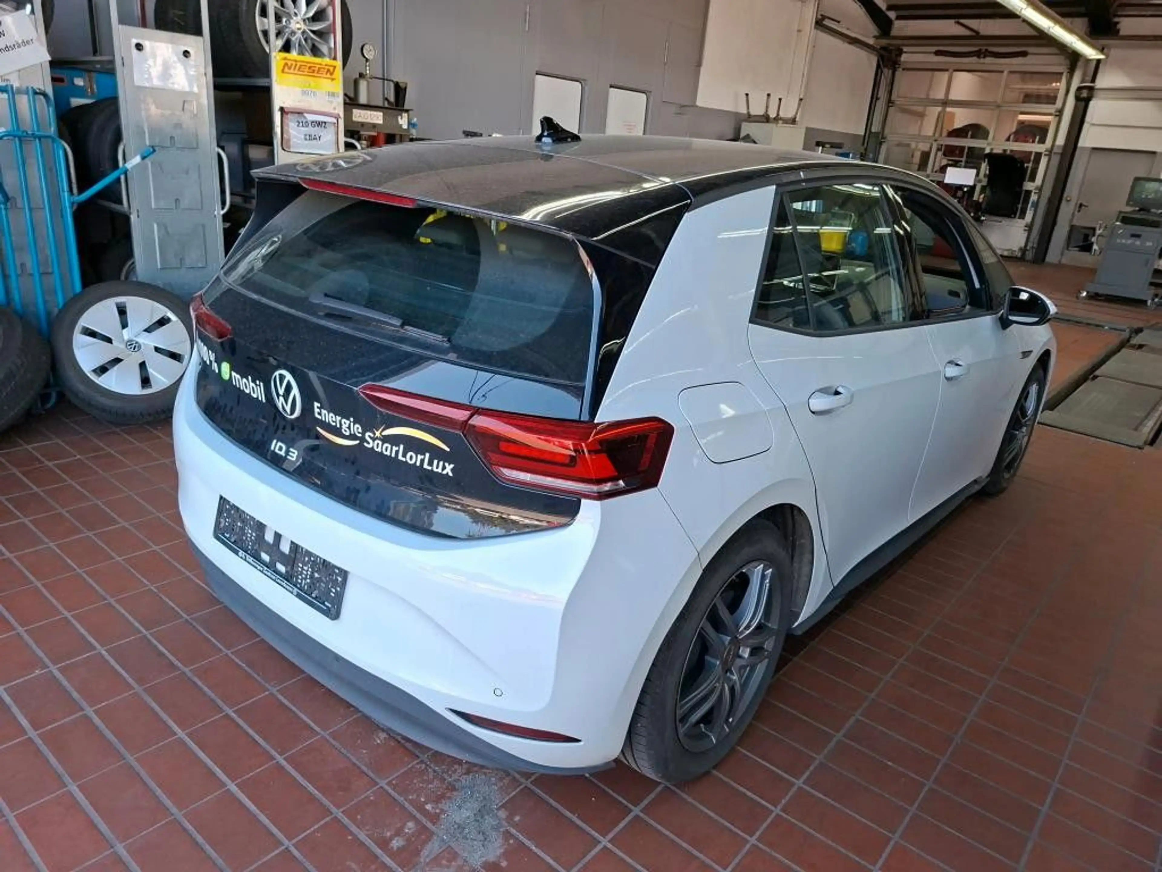 Volkswagen ID.3 Pro Navi WP LED PDC Alu18 — photo 4