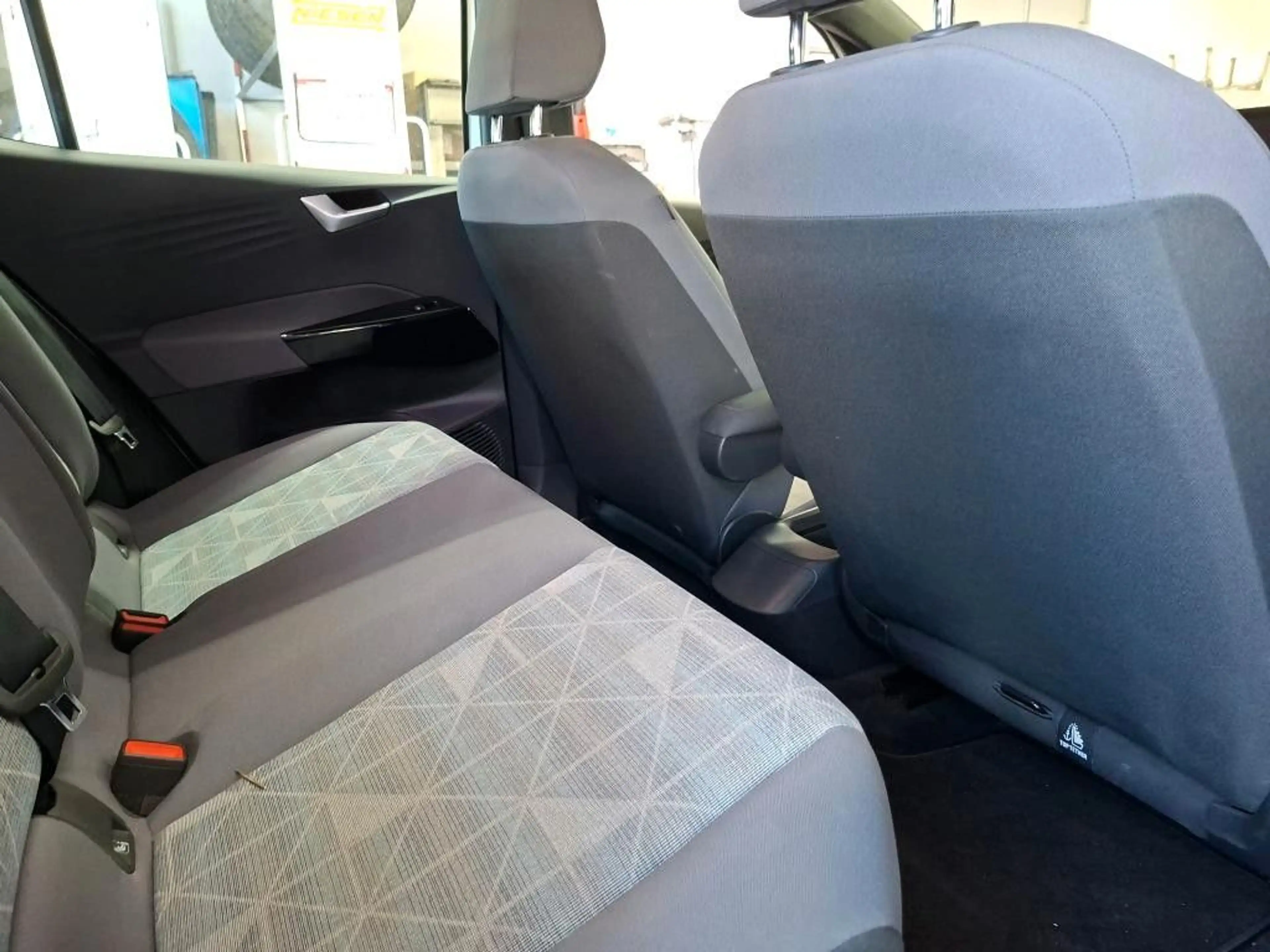 Volkswagen ID.3 Pro Navi WP LED PDC Alu18 — photo 6
