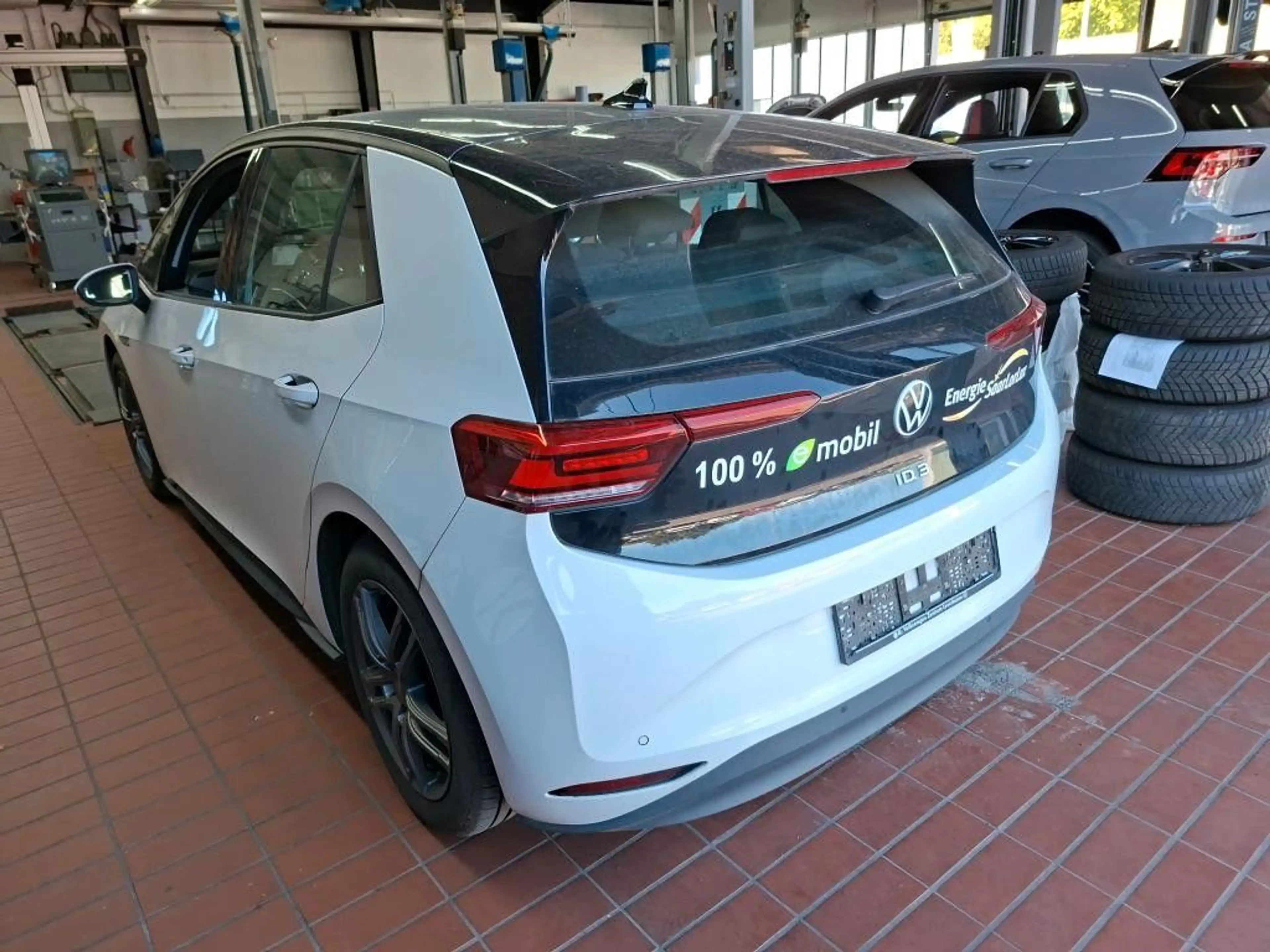 Volkswagen ID.3 Pro Navi WP LED PDC Alu18 — photo 3