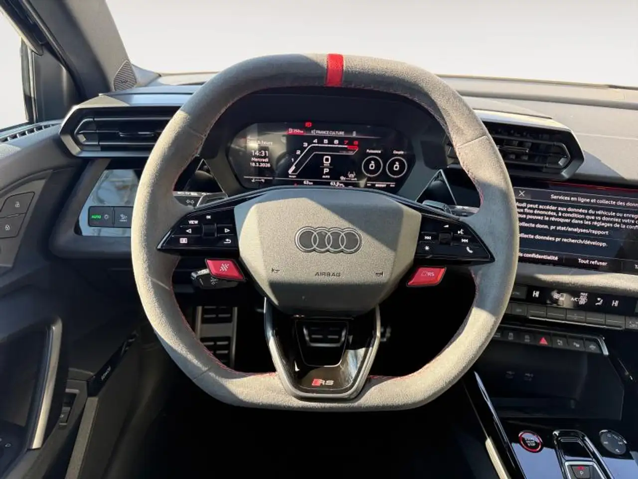 Audi RS3 2026 — фото 14