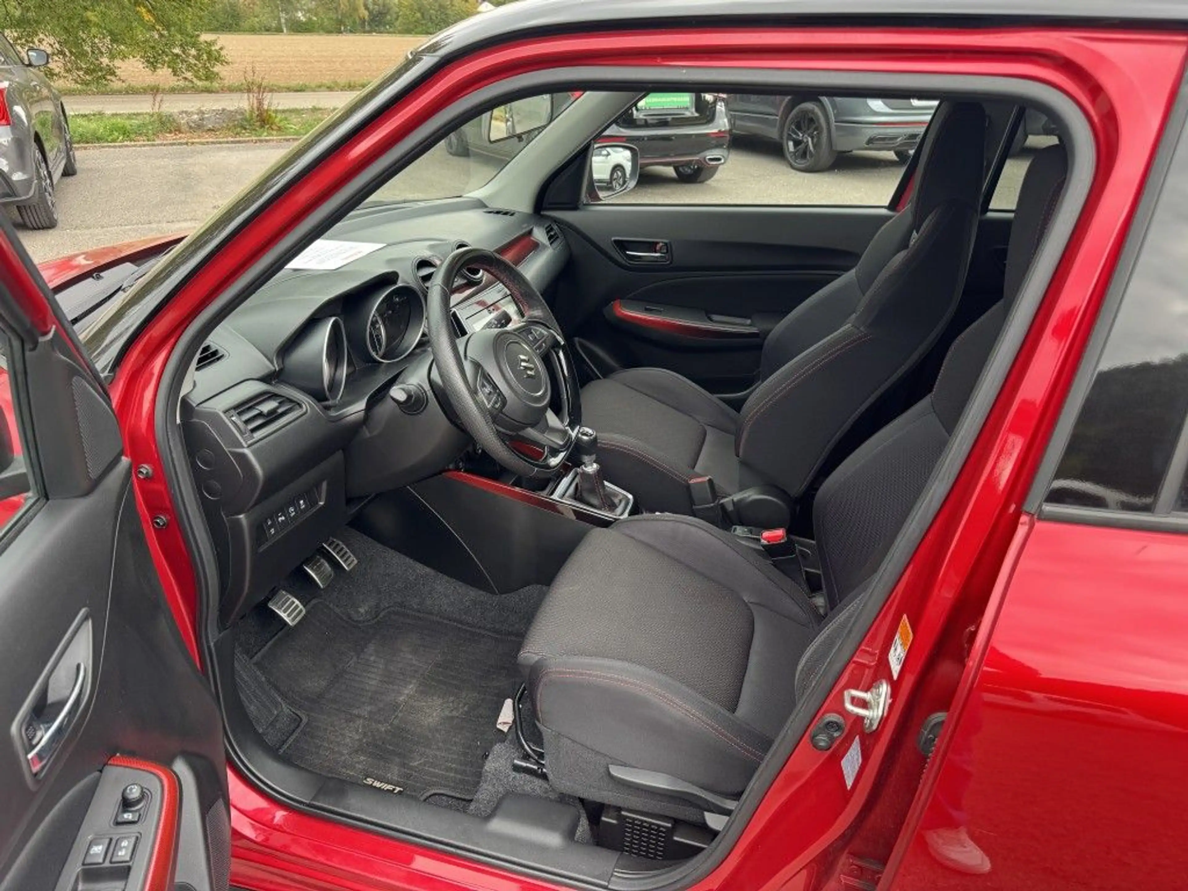 Suzuki Swift Sport 1.4 Boosterjet Hybrid — photo 11