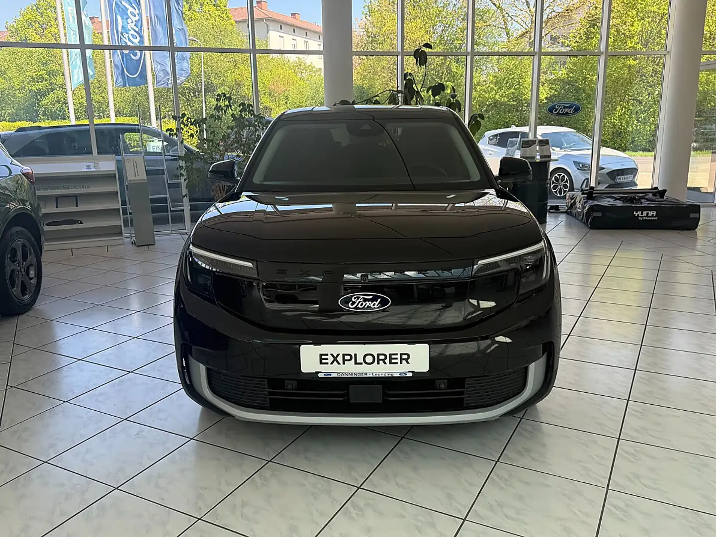 Ford Explorer Elektro 77kWh Premium Schwarz - 1