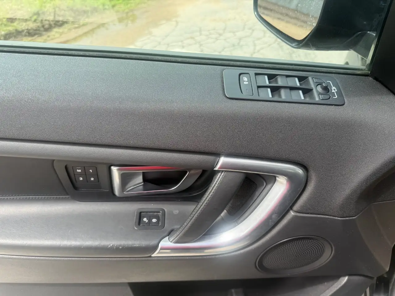 Land Rover Discovery Sport снимка Land Rover Discovery Sport