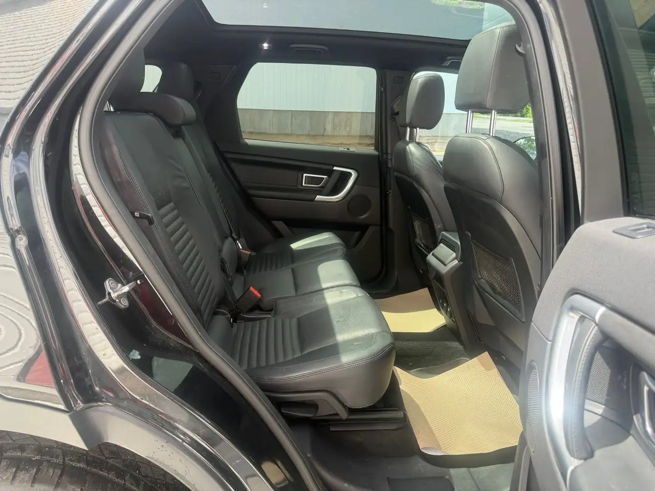 Land Rover Discovery Sport снимка Land Rover Discovery Sport