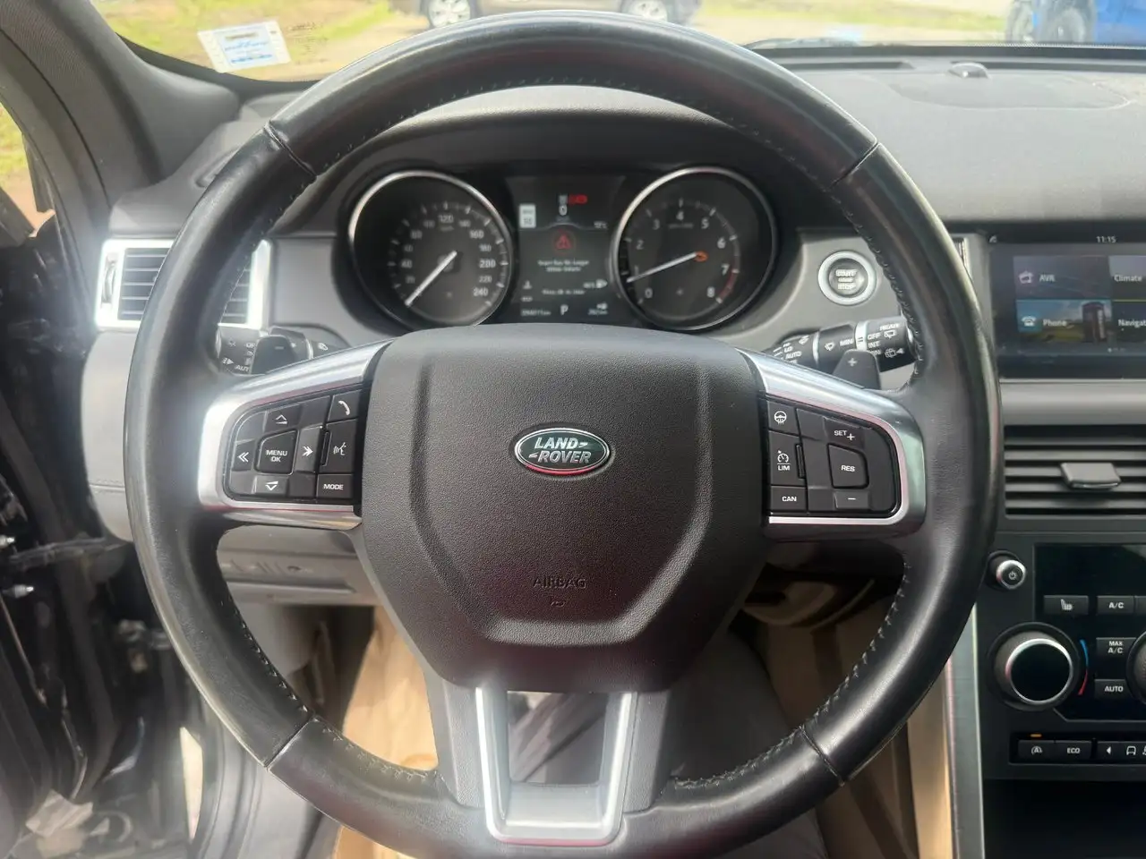 Land Rover Discovery Sport снимка Land Rover Discovery Sport