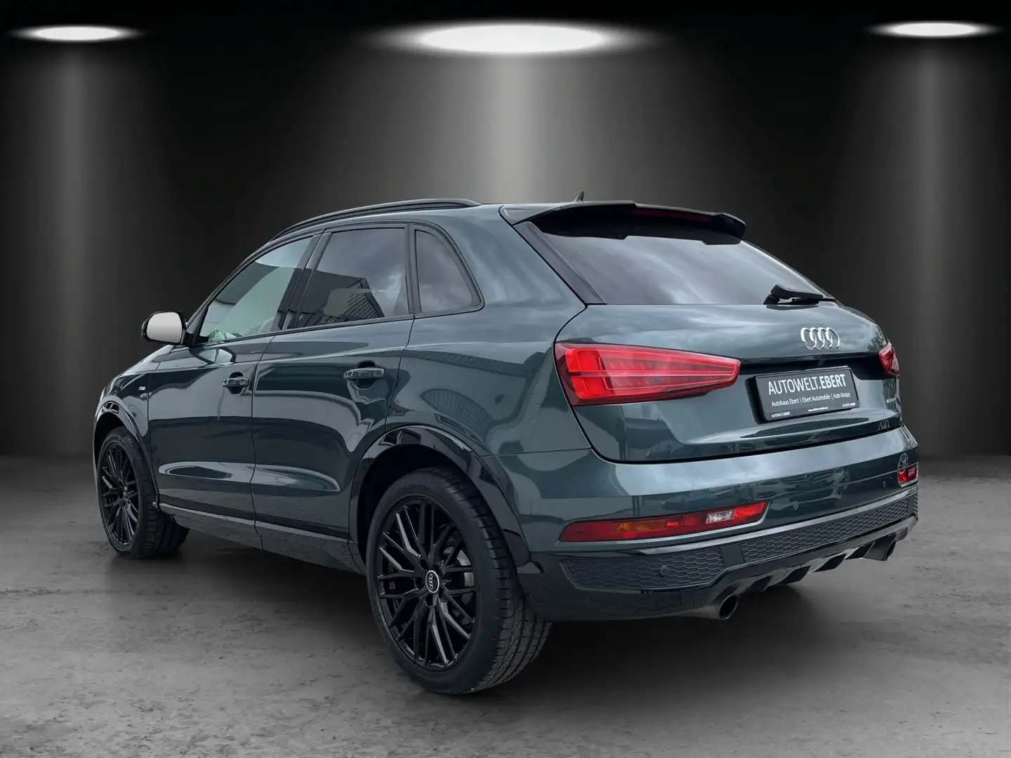 Audi Q3 2.0 TFSI quattro S-LINE Comp./PANO/KAMERA/LED Vert - 2
