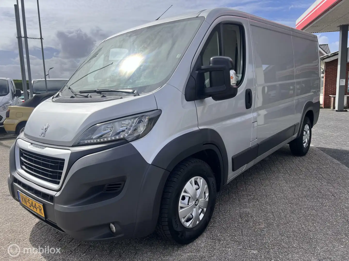 Peugeot Boxer Bestel 435 2.2 HDI L2H1 XR Stříbrná - 2