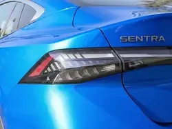 Nissan Sentra снимка Nissan Sentra