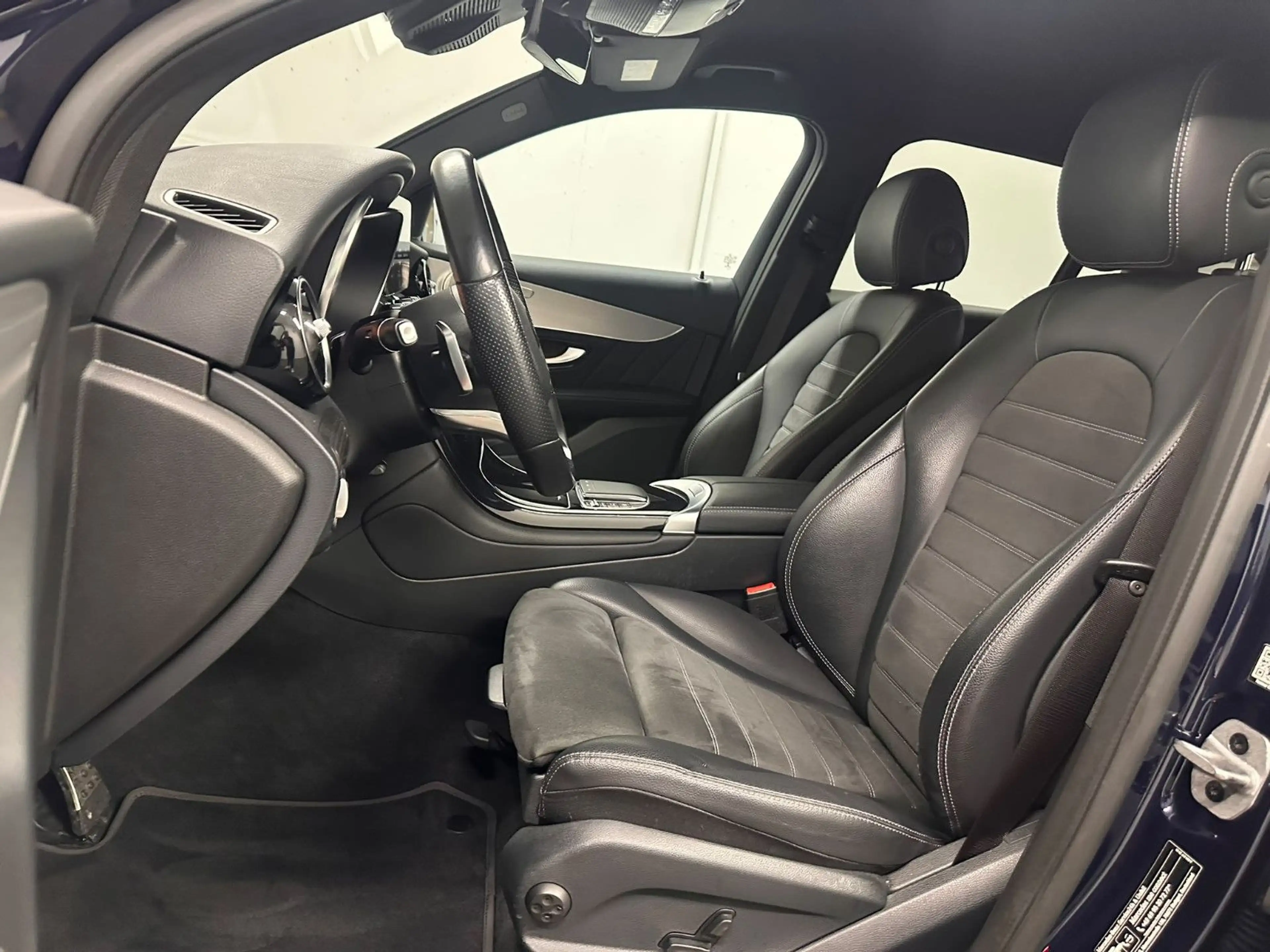 Mercedes-Benz GLC 300 de 4MATIC Autom.*AMG*NIGHT*HUD*KEYLESS* — photo 11