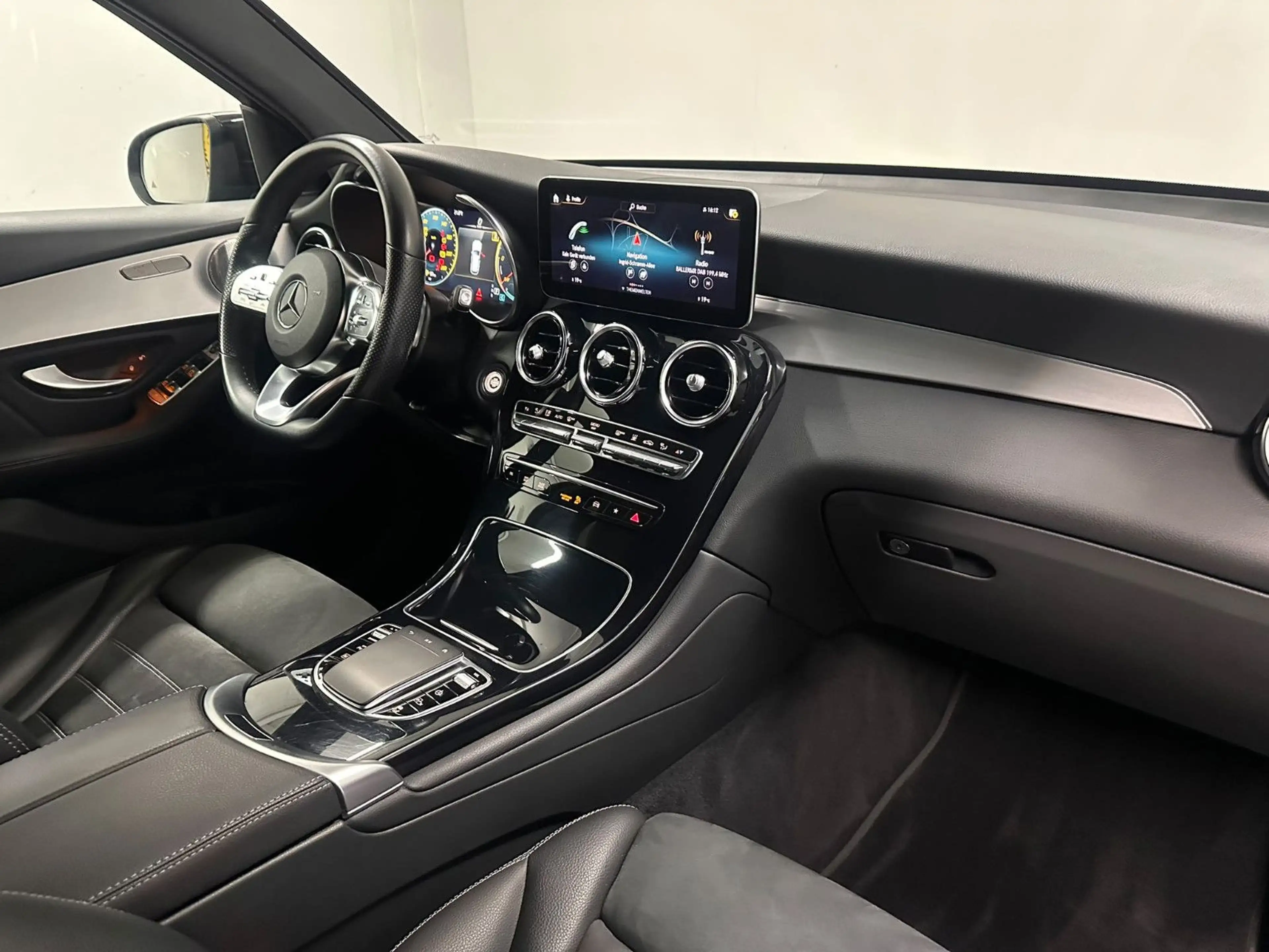 Mercedes-Benz GLC 300 de 4MATIC Autom.*AMG*NIGHT*HUD*KEYLESS* — photo 15