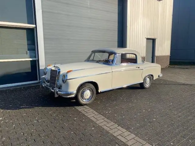 Mercedes-Benz 220 220S Ponton Coupe Bouwjaar 1957