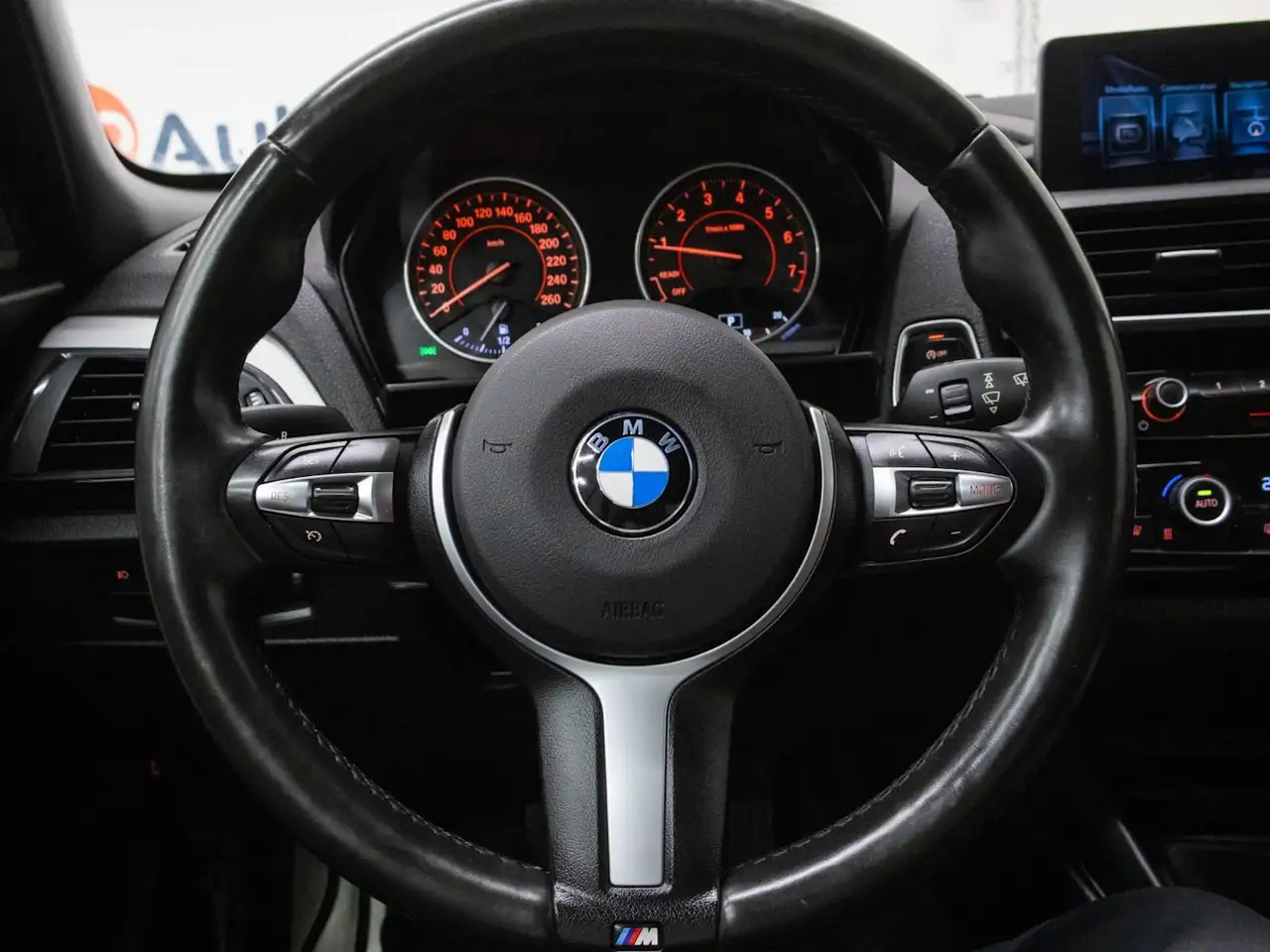 BMW 2 Series снимка BMW 2 Series