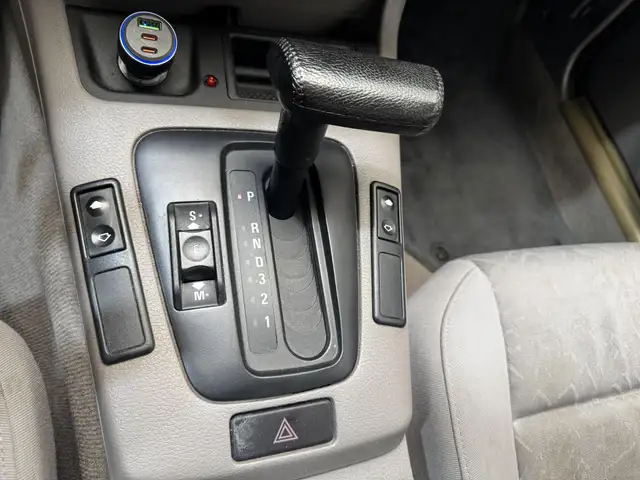 BMW 3 Series view 12