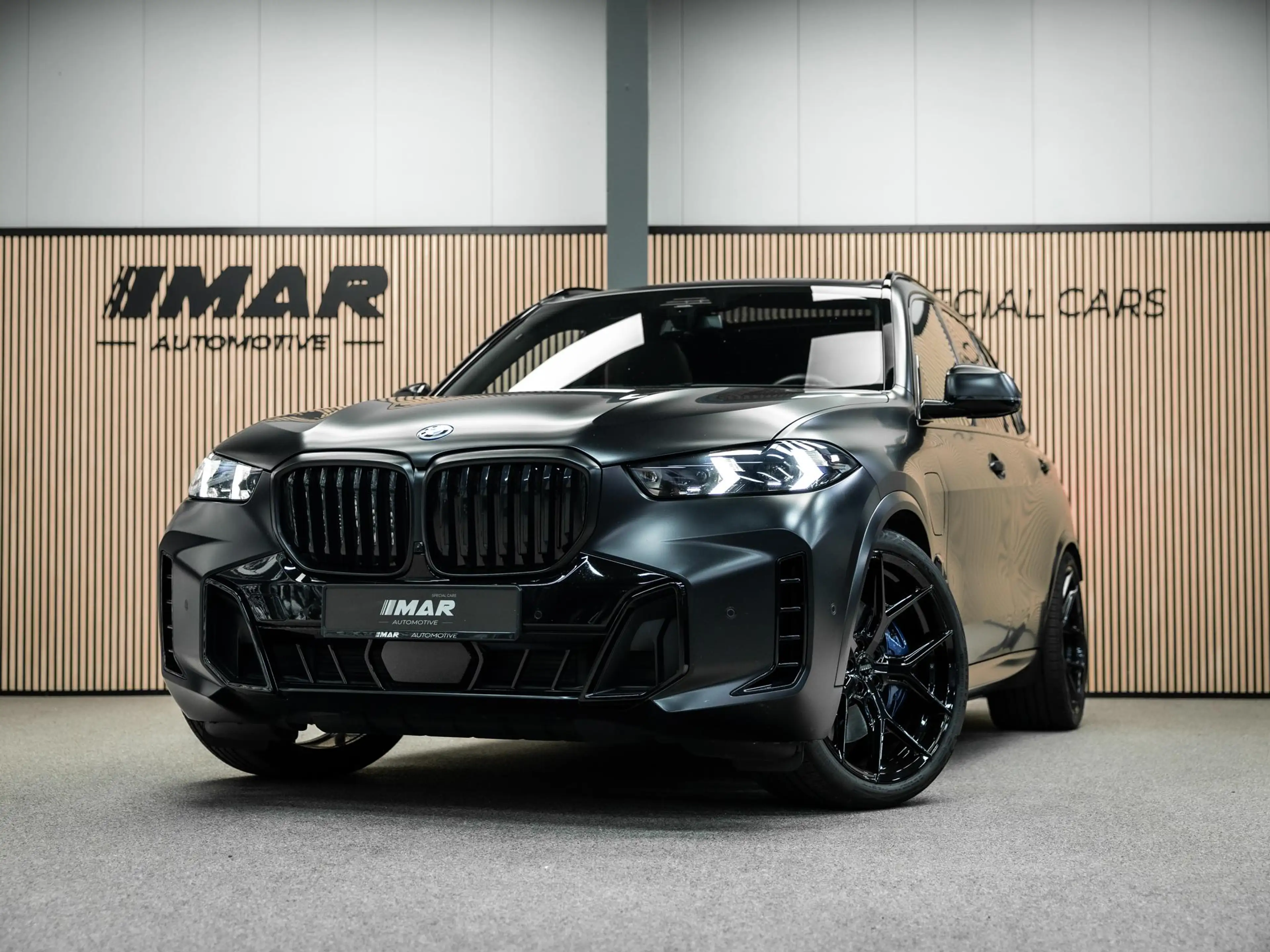 BMW X5 xDrive50e Vol uitgevoerde Frozen Black X5 Skyloung