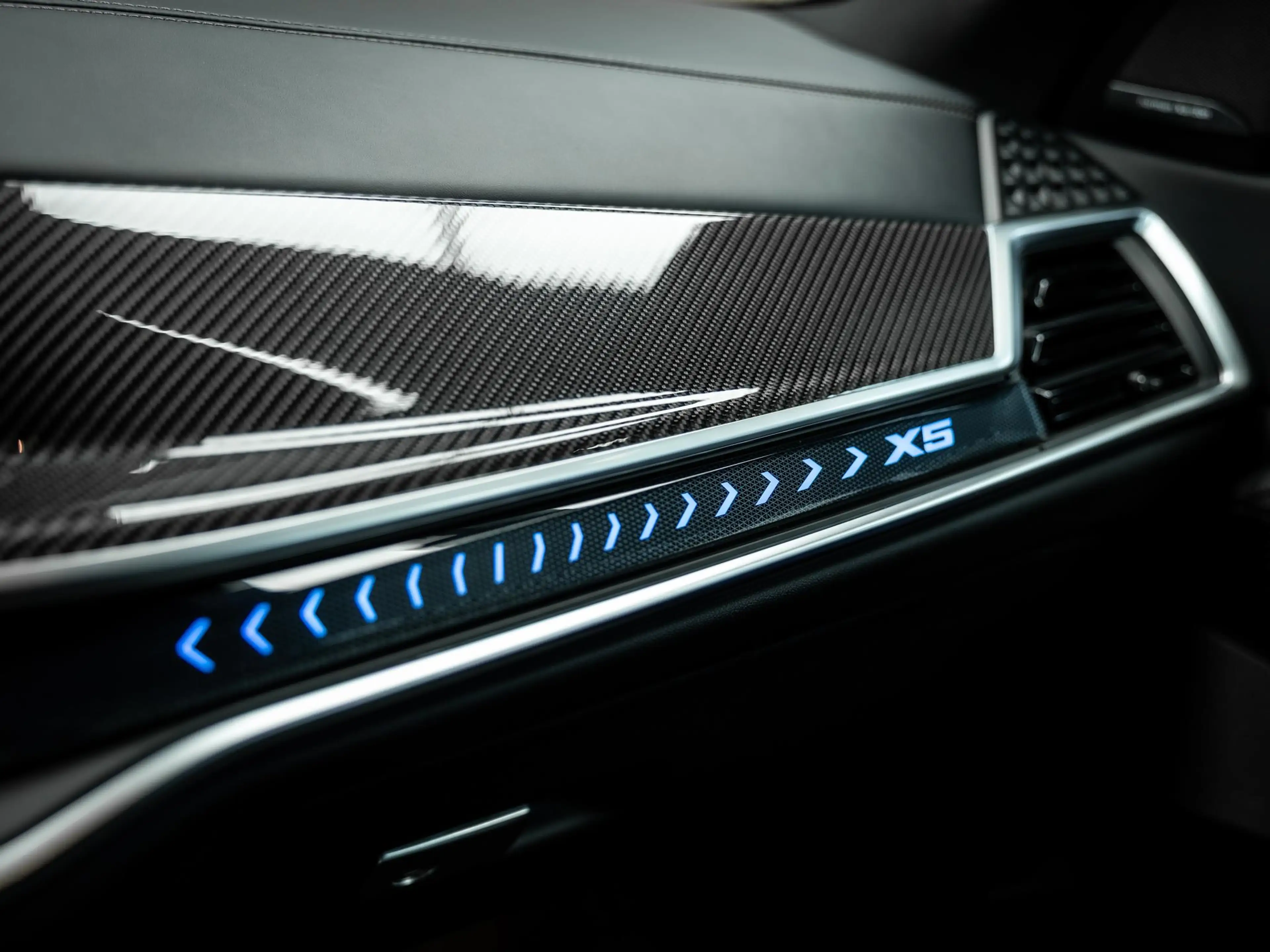BMW X5 xDrive50e Vol uitgevoerde Frozen Black X5 Skyloung — photo 34