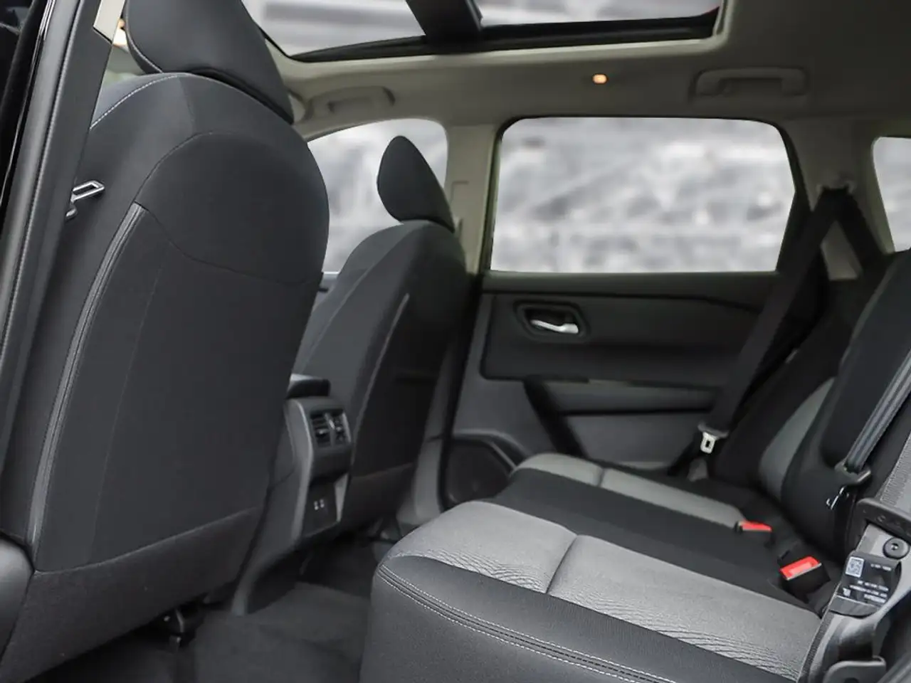 Nissan Rogue fotografie Nissan Rogue