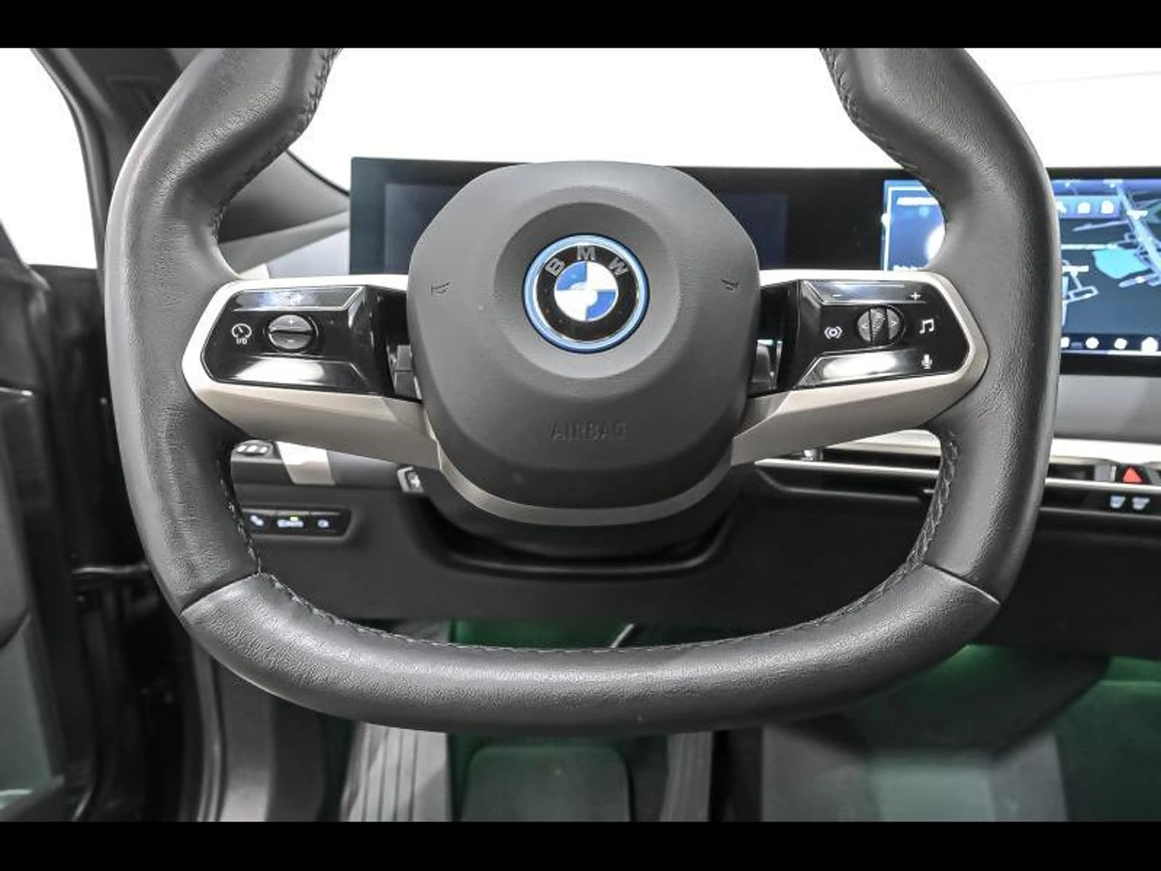 BMW iX xDrive50 - Sport — photo 7