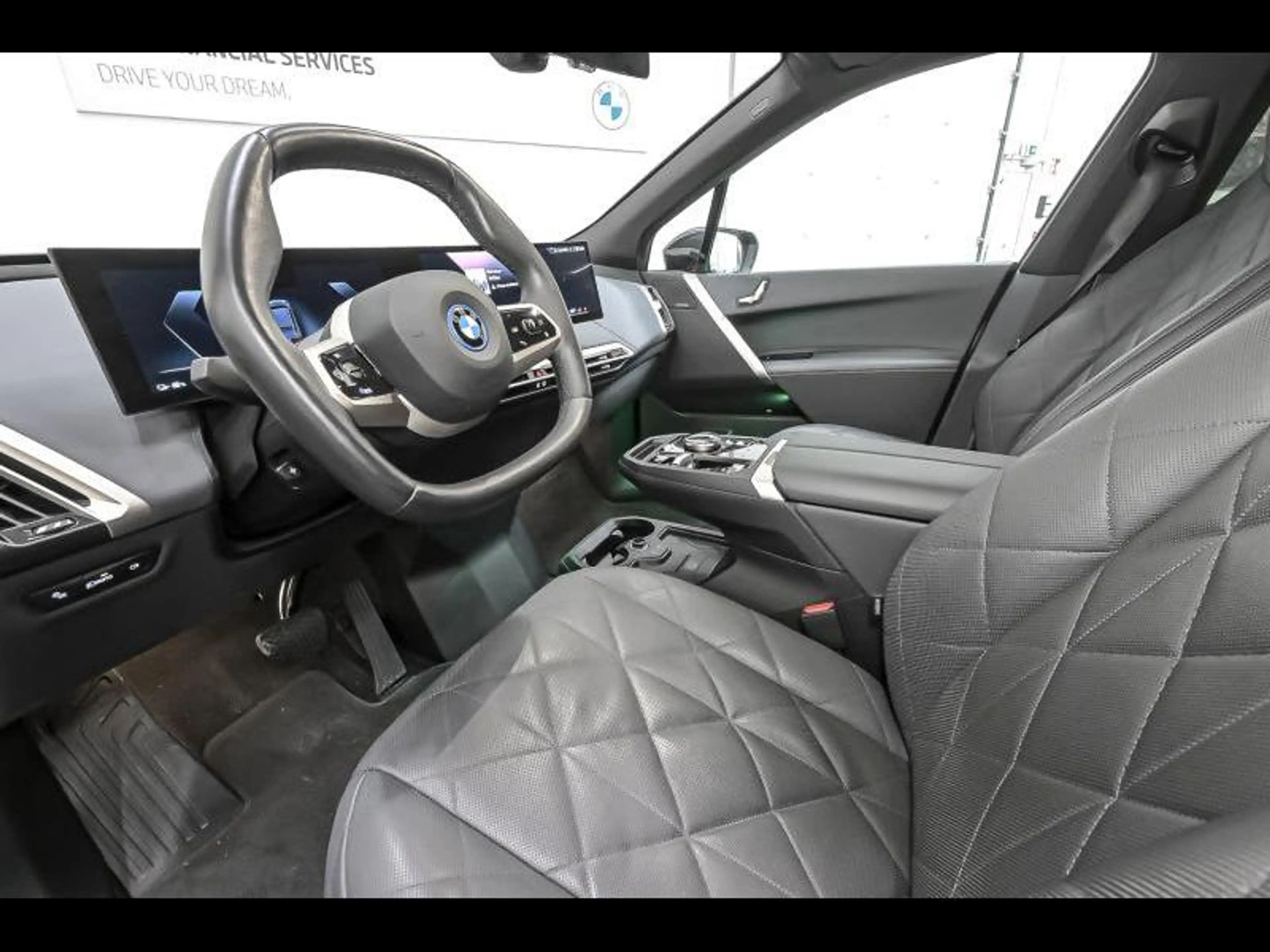 BMW iX xDrive50 - Sport — photo 5