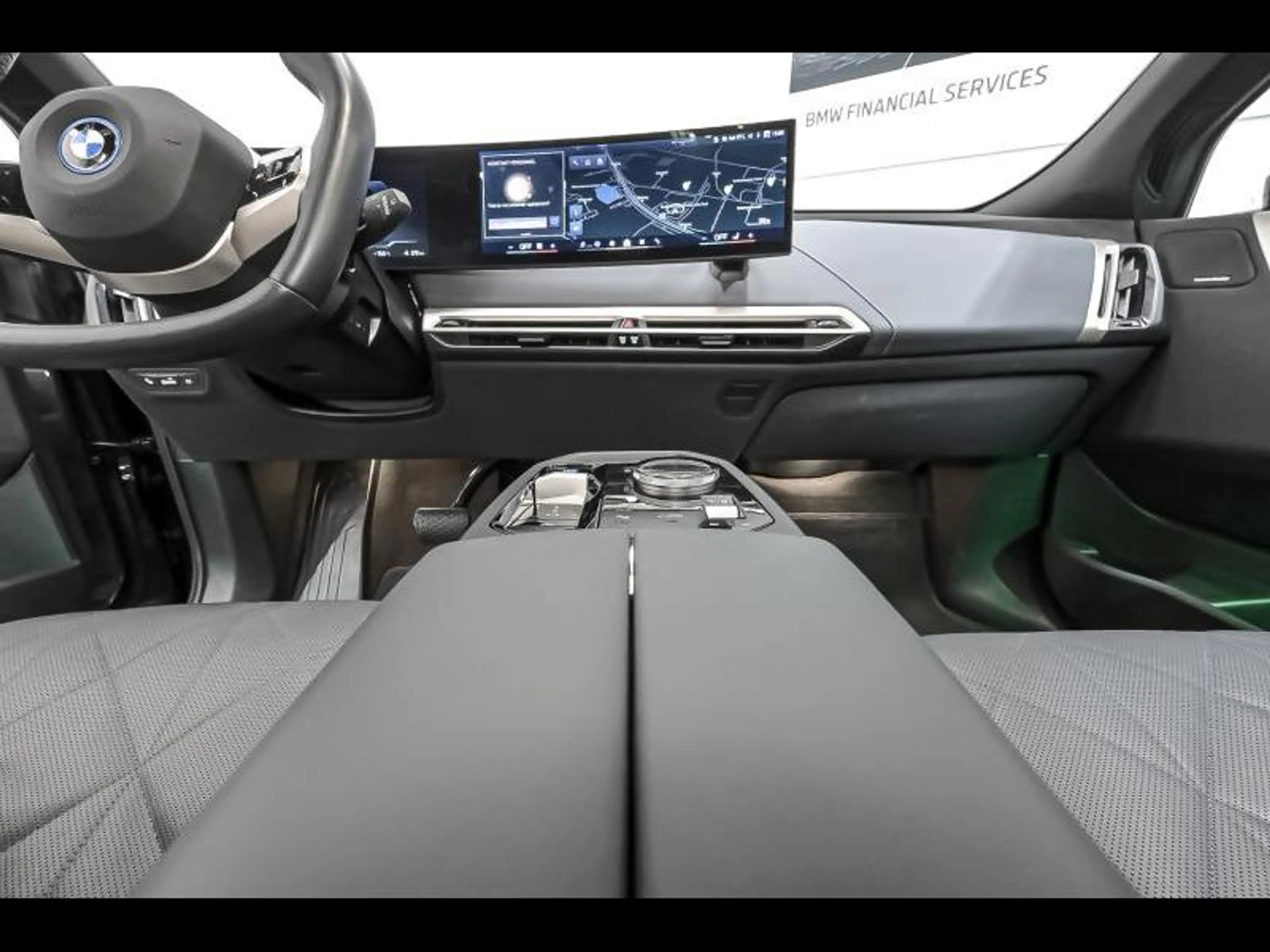 BMW iX xDrive50 - Sport — photo 6