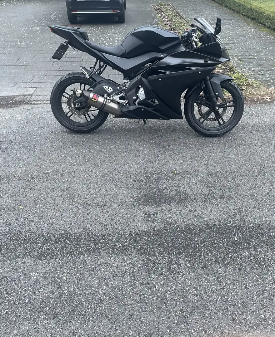 Yamaha YZF-R125 2011 - 1