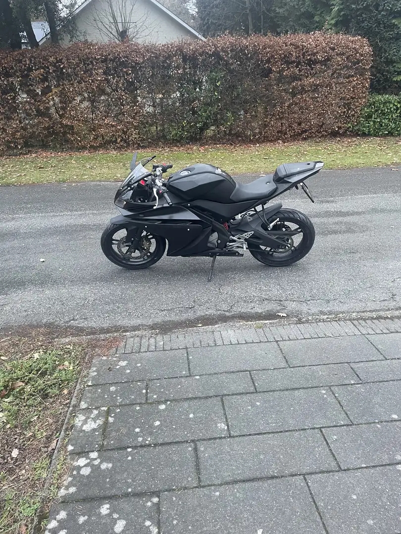 Yamaha YZF-R125 2011 - 2