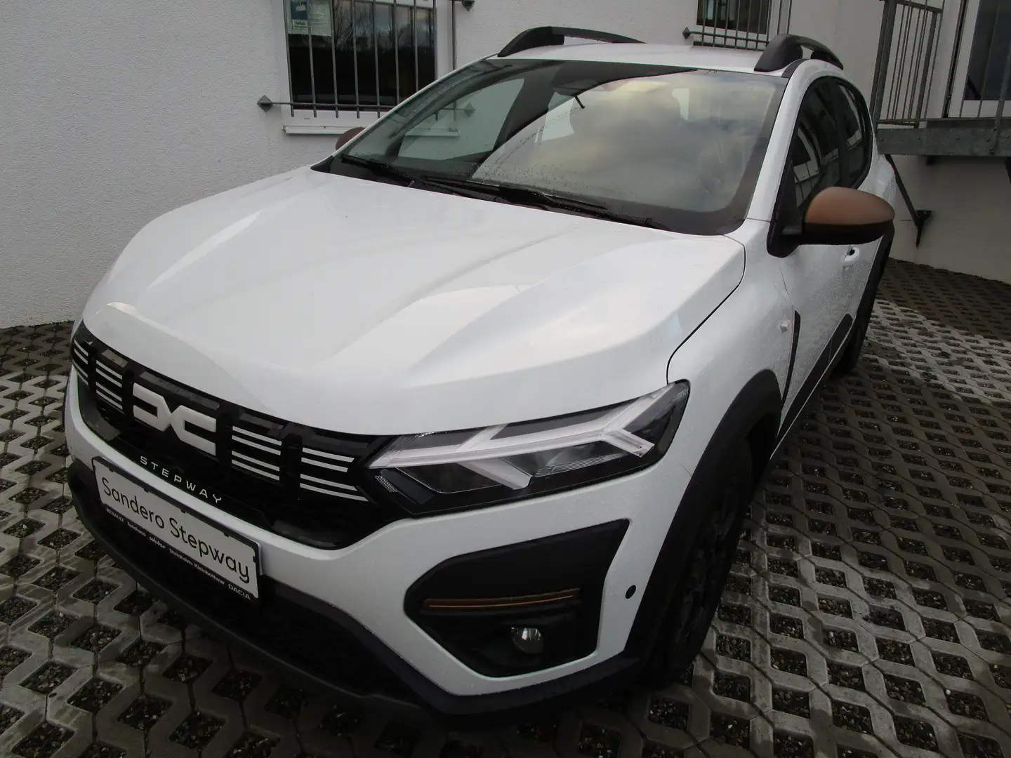 Dacia Sandero Stepway Extreme TCe 110   Kamera/PDC/Sitzb Weiß - 1