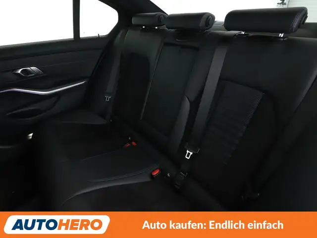 BMW 3 Series view 14