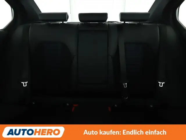 BMW 3 Series view 15