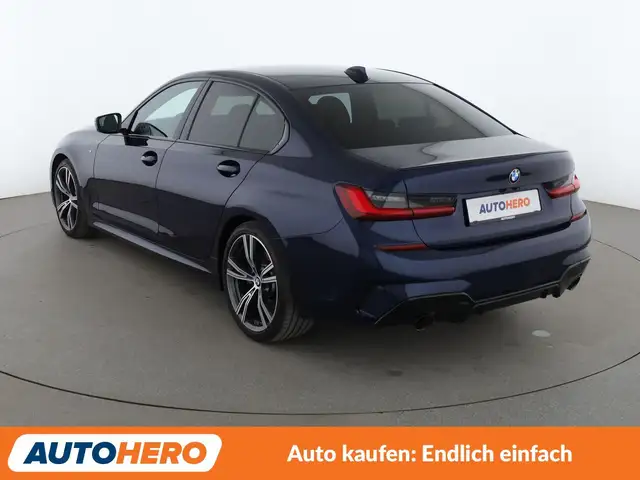BMW 3 Series view 4