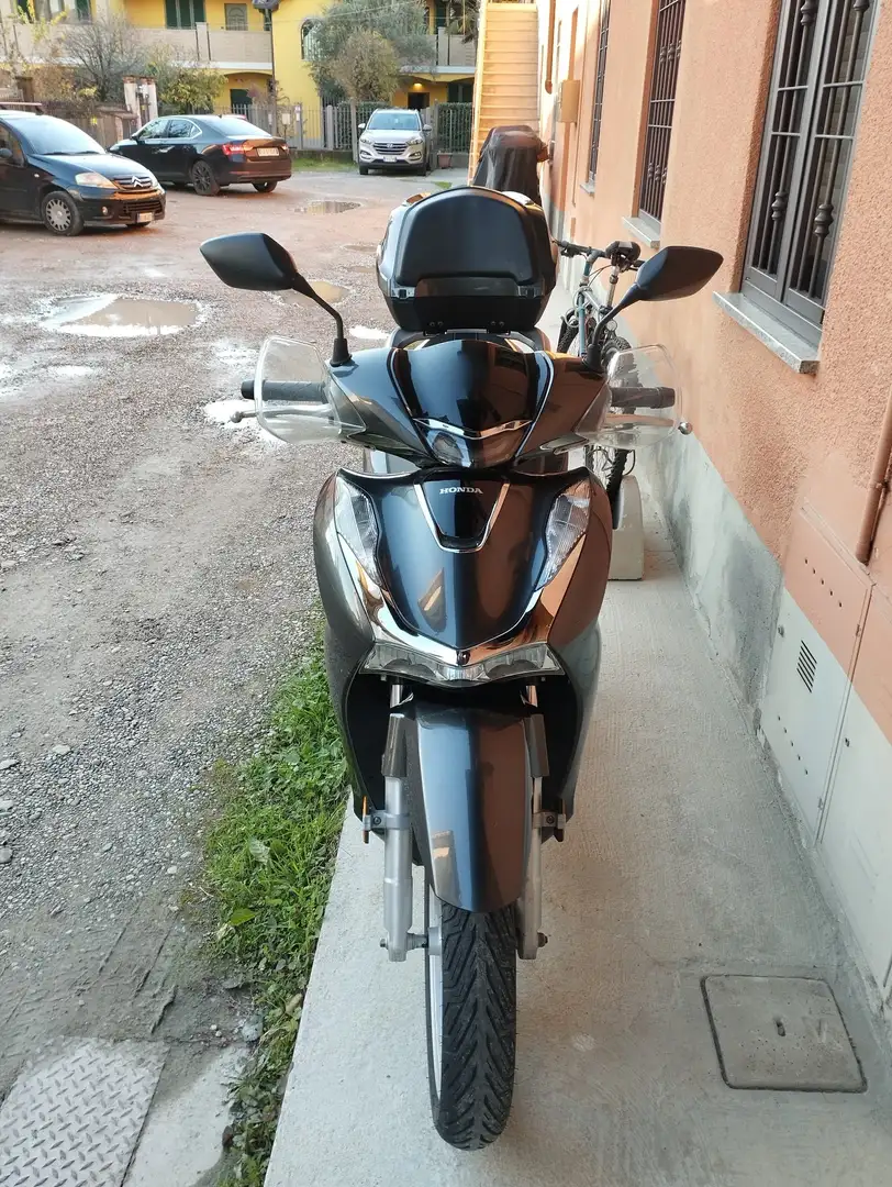 Honda SH 125i compreso di antifurto con telecomando più parabre Černá - 2