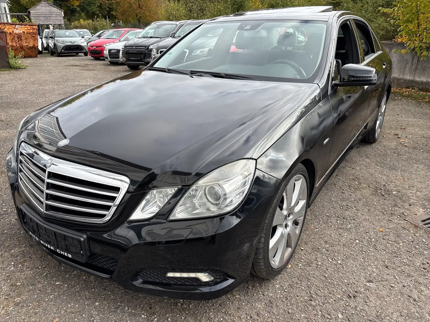 Mercedes-Benz E 350 E 350 CDI BlueEfficiency Avantgarde Schwarz - 1