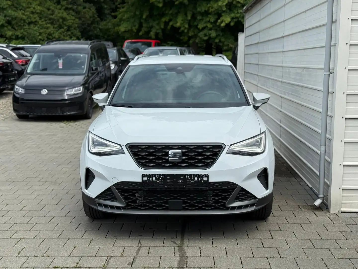 SEAT Arona FR Edition 1.0 TSI DSG NAVI*SHZ*Kamera*Klimaaut... Weiß - 2