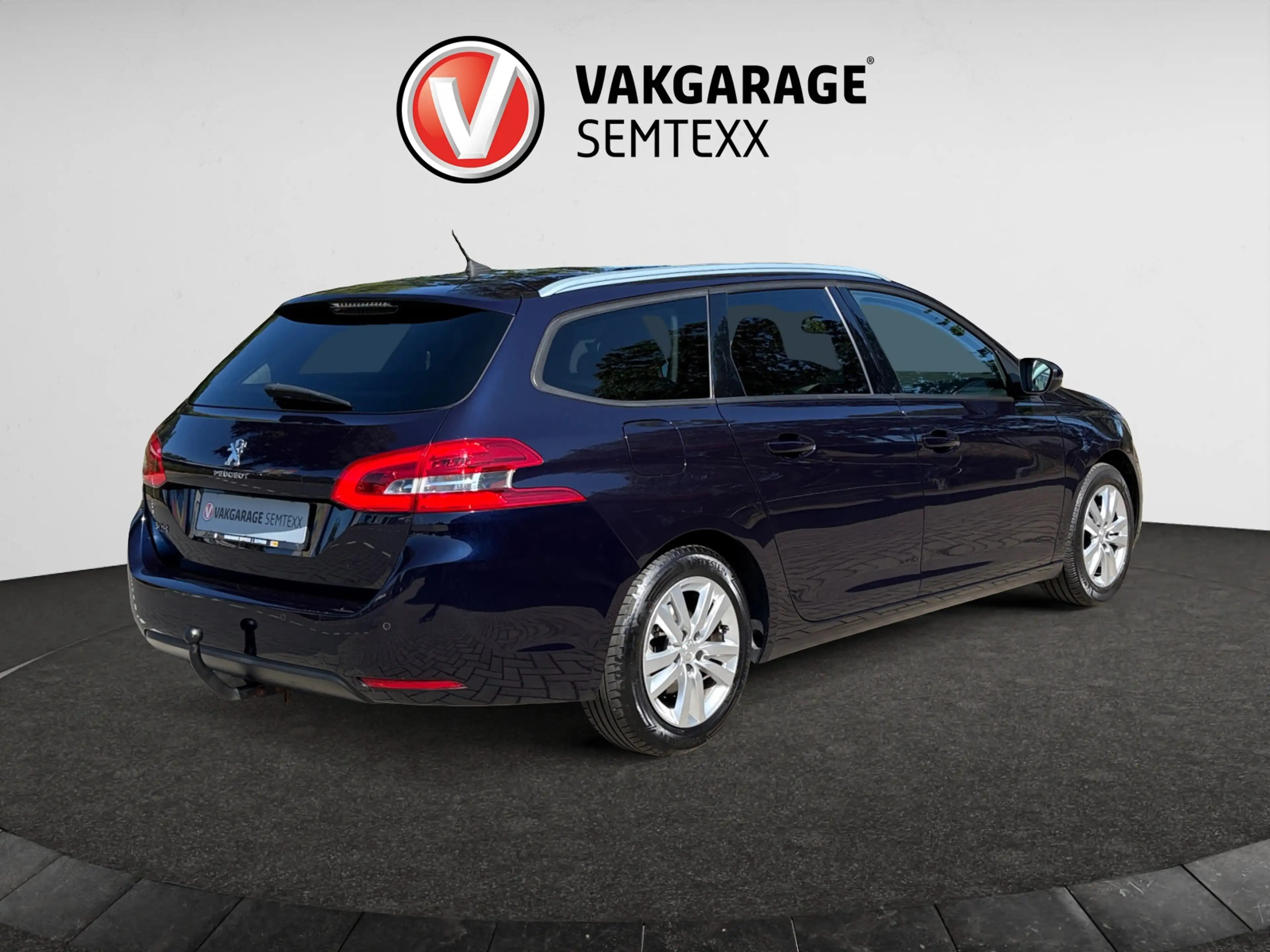 Peugeot 308 SW 1.2 PureTech Blue Lease Executive | Clima | Cru — photo 8