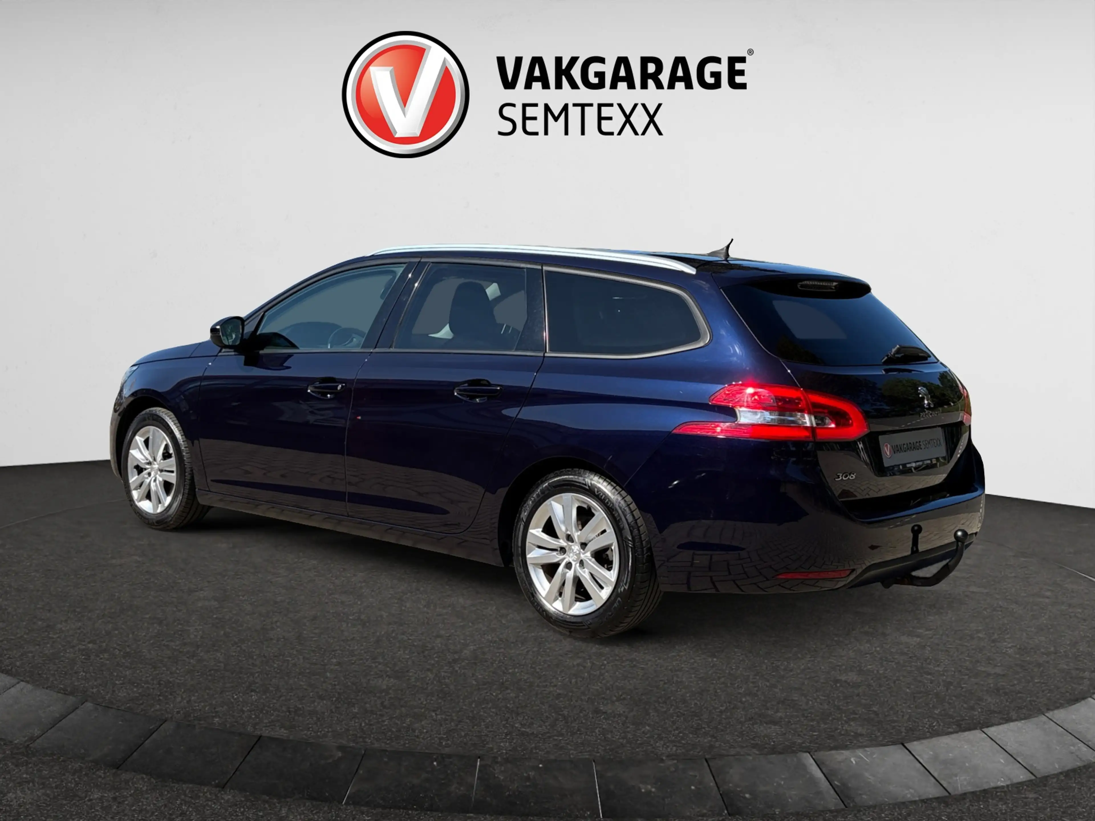Peugeot 308 SW 1.2 PureTech Blue Lease Executive | Clima | Cru — photo 3