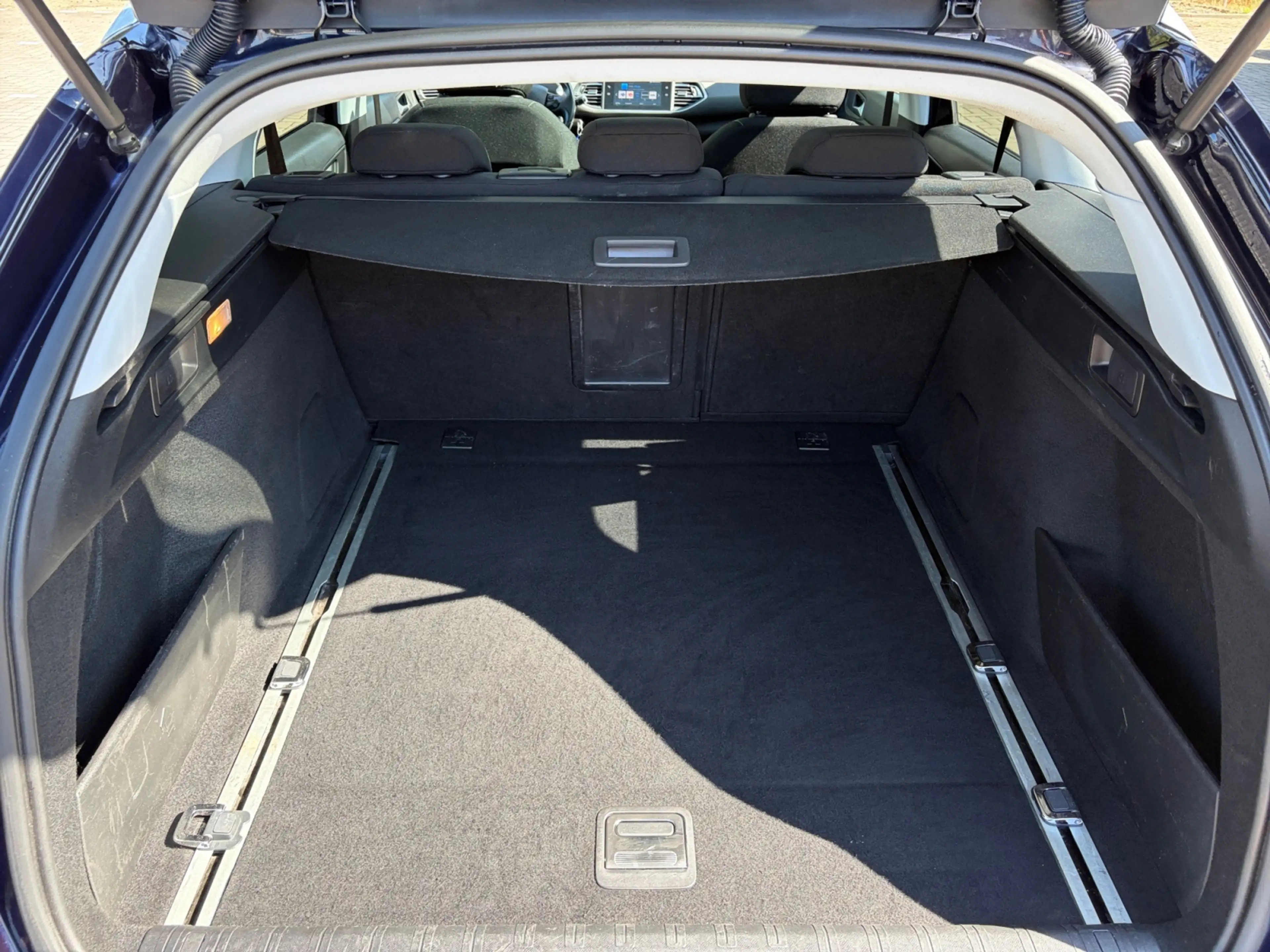 Peugeot 308 SW 1.2 PureTech Blue Lease Executive | Clima | Cru — photo 13